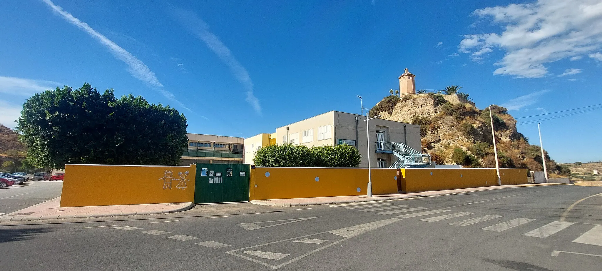 Photo showing: CEIP Nuestra Señora de la Asunción situado en el municipio de Arboleas, Almería. Foto tomada en el proyecto "Escuela de Wikicronistas"