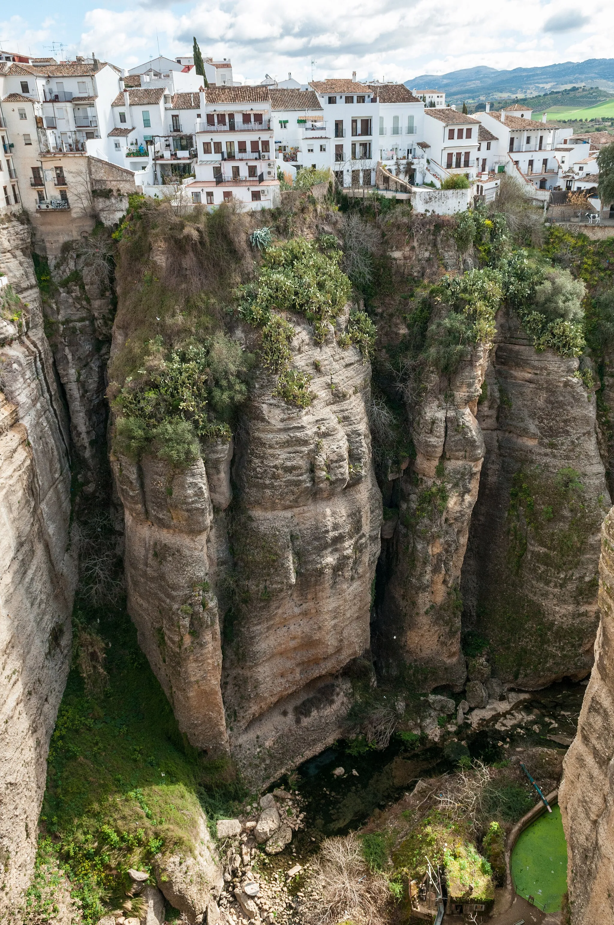 Photo showing: Ronda is a city in the Spanish province of Málaga. It is located about 100 kilometers (62 mi) west of the city of Málaga, within the autonomous community of Andalusia. Its population is approximately 35,000 inhabitants. Ronda is situated in a very mountainous area about 750 m above mean sea level. The Guadalevín River runs through the city, dividing it in two and carving out the steep, 100 plus meters deep El Tajo canyon upon which the city perches.
Ronda. (2012, March 26). In Wikipedia, The Free Encyclopedia. Retrieved 19:09, April 14, 2012, from en.wikipedia.org/w/index.php?title=Ronda&oldid=483938...