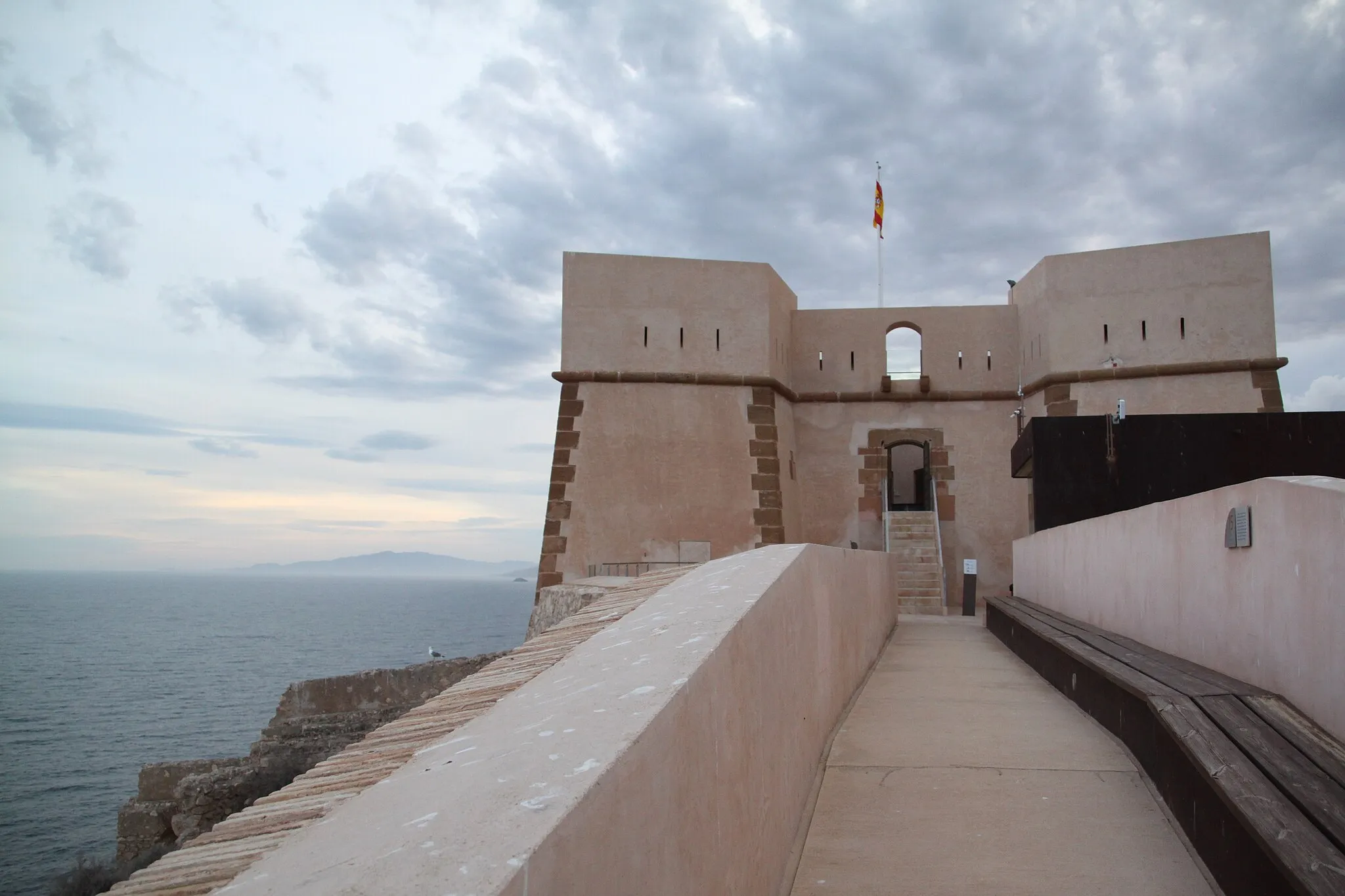 Photo showing: Imagen del cuerpo principal del castillo de San Juan de las Águilas (Águilas, Región de Murcia, España). Diseñado por Sebastián Feringán en 1756, reinando Fernando VI.