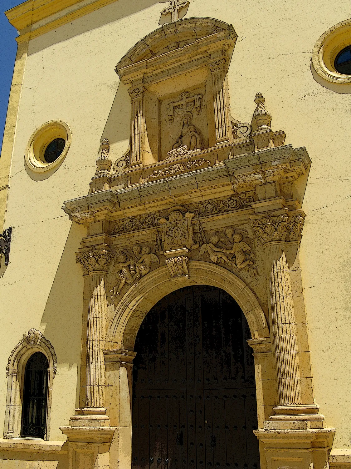 Photo showing: Baroque Church Portal, Guadix (Spain).