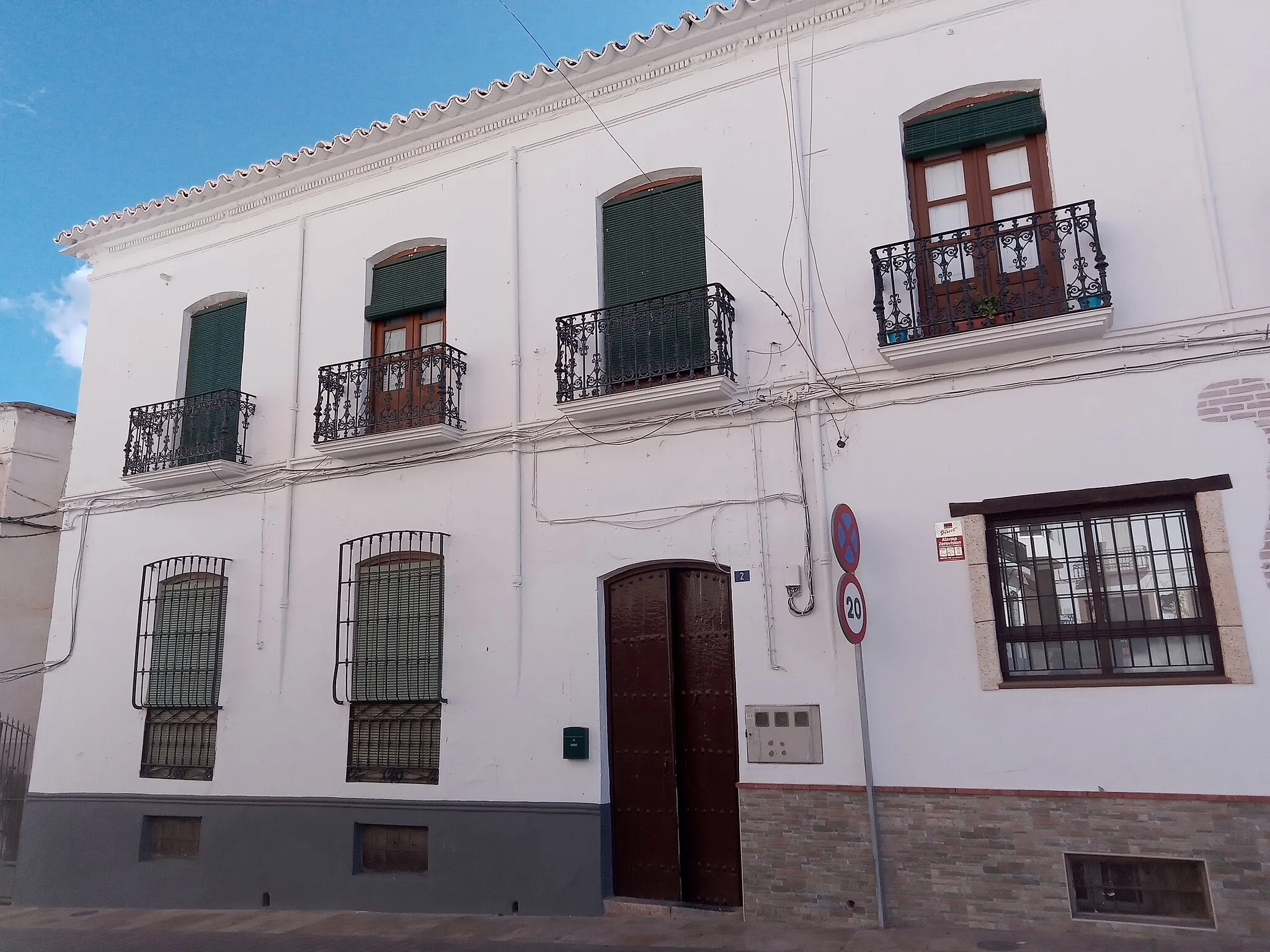 Photo showing: Casas de Laujar de Andarax, que aunque obedeciendo a la arquitectura típica alpujarreña presentan un aspecto más señorial.