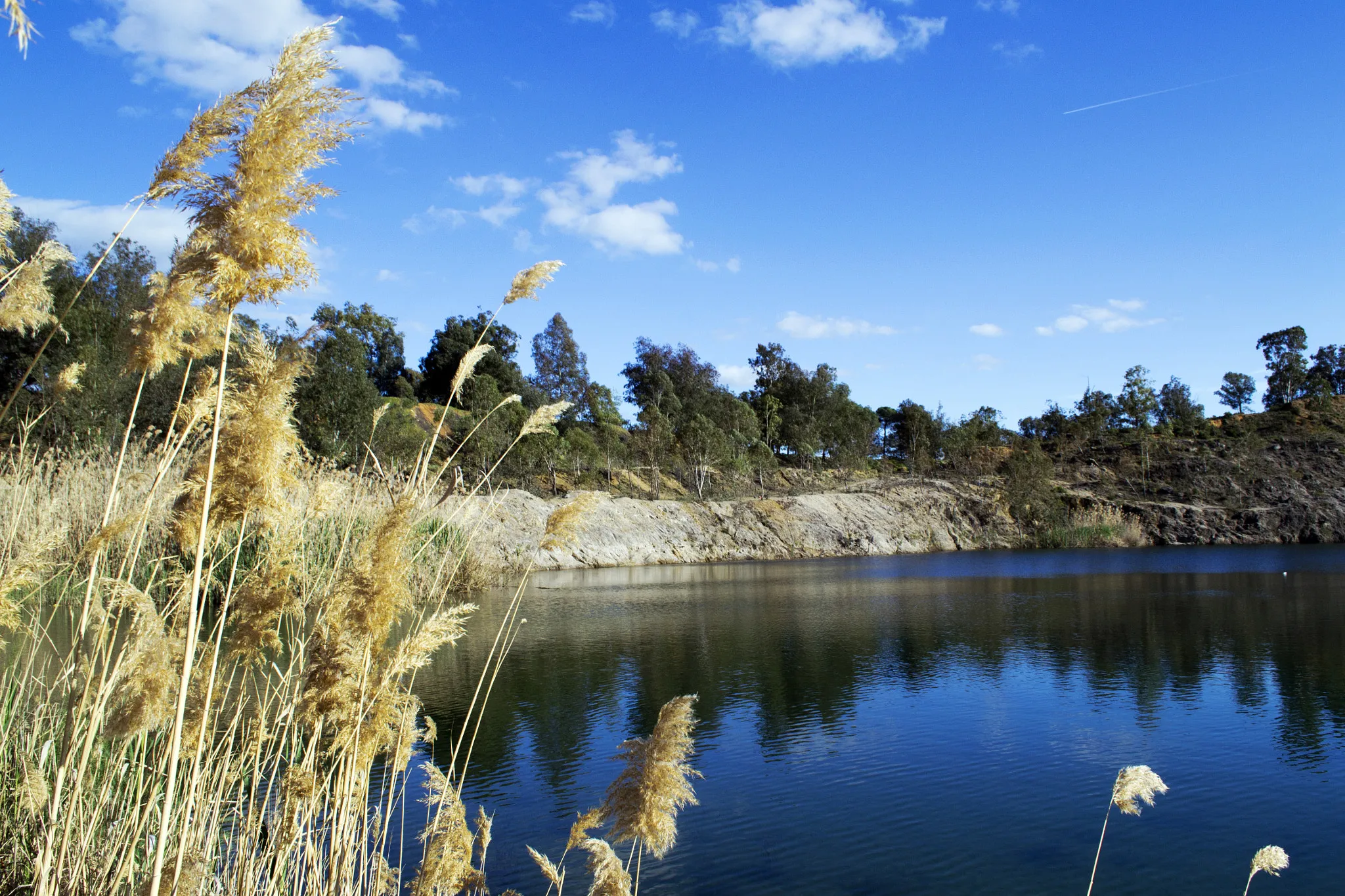 Photo showing: 500px provided description: Saltos Atrapados [#landscape ,#lake ,#lago]