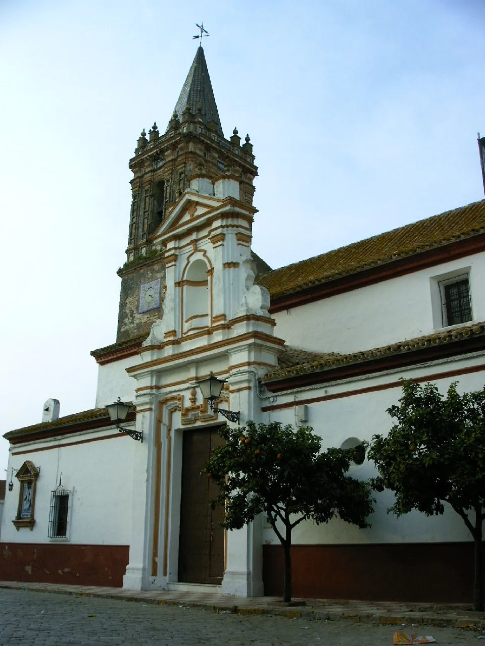 Photo showing: Divino Salvador Church in Escacena del Campo, Huelva, Spain.