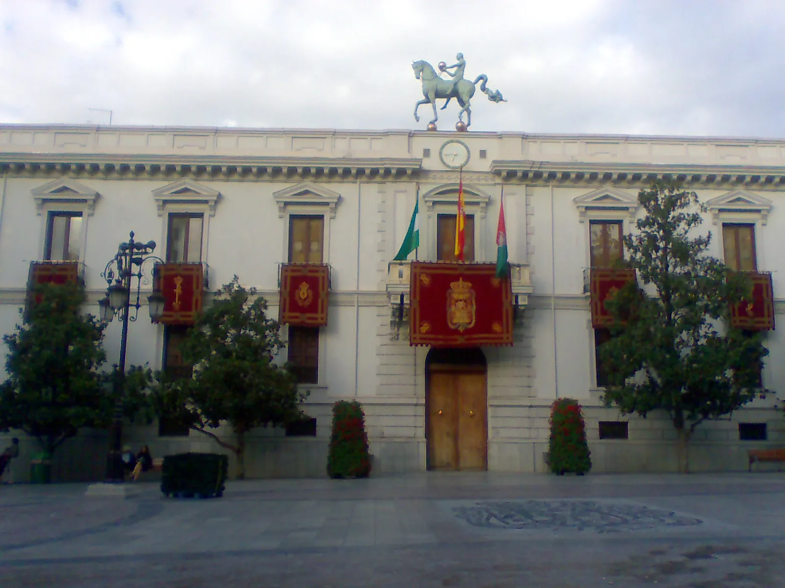 Photo showing: Ayuntamiento de Granada en el día de la Patrona de 2008