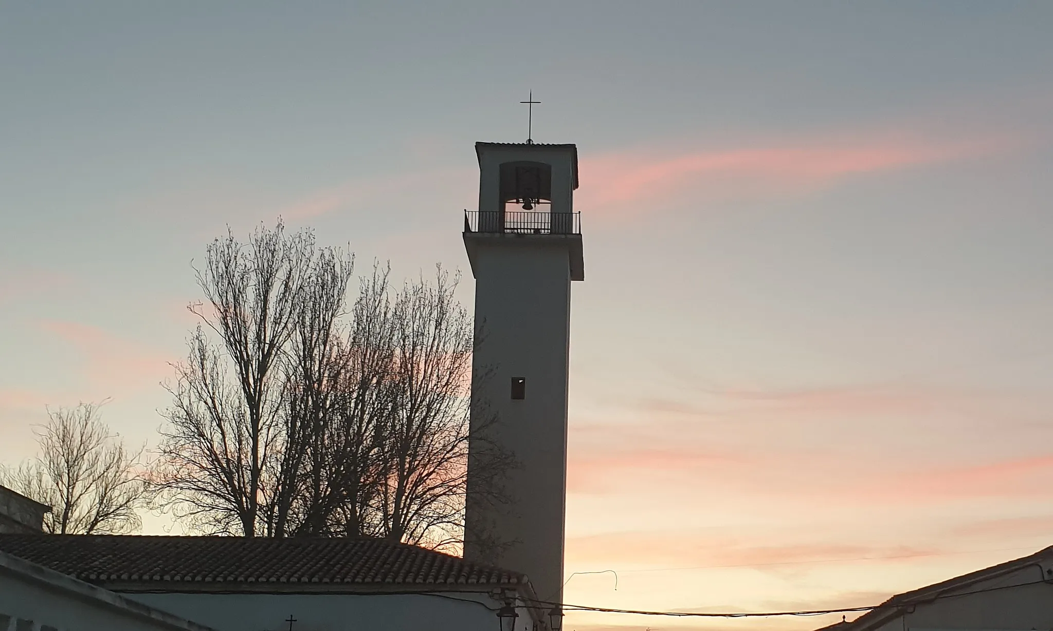 Photo showing: Vista del campanario de la Iglesia de San Pío X, en la localidad de Peñuelas, municipio de Láchar (provincia de Granada, España).