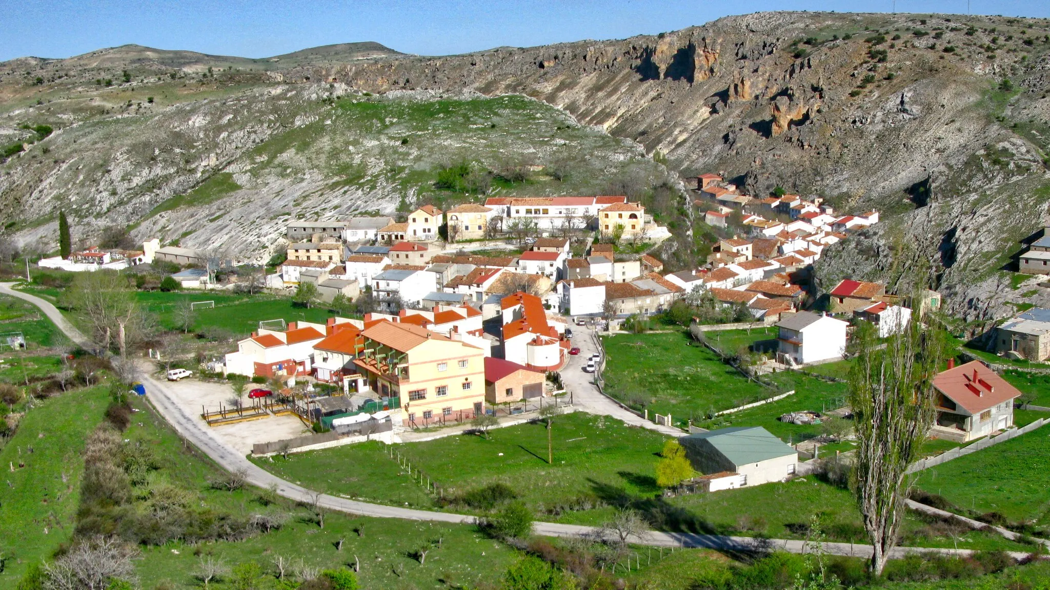 Photo showing: Vista de la localidad de Pontones (o Pontón Bajo), en el municipio de Santiago-Pontones, provincia de Jaén (España)