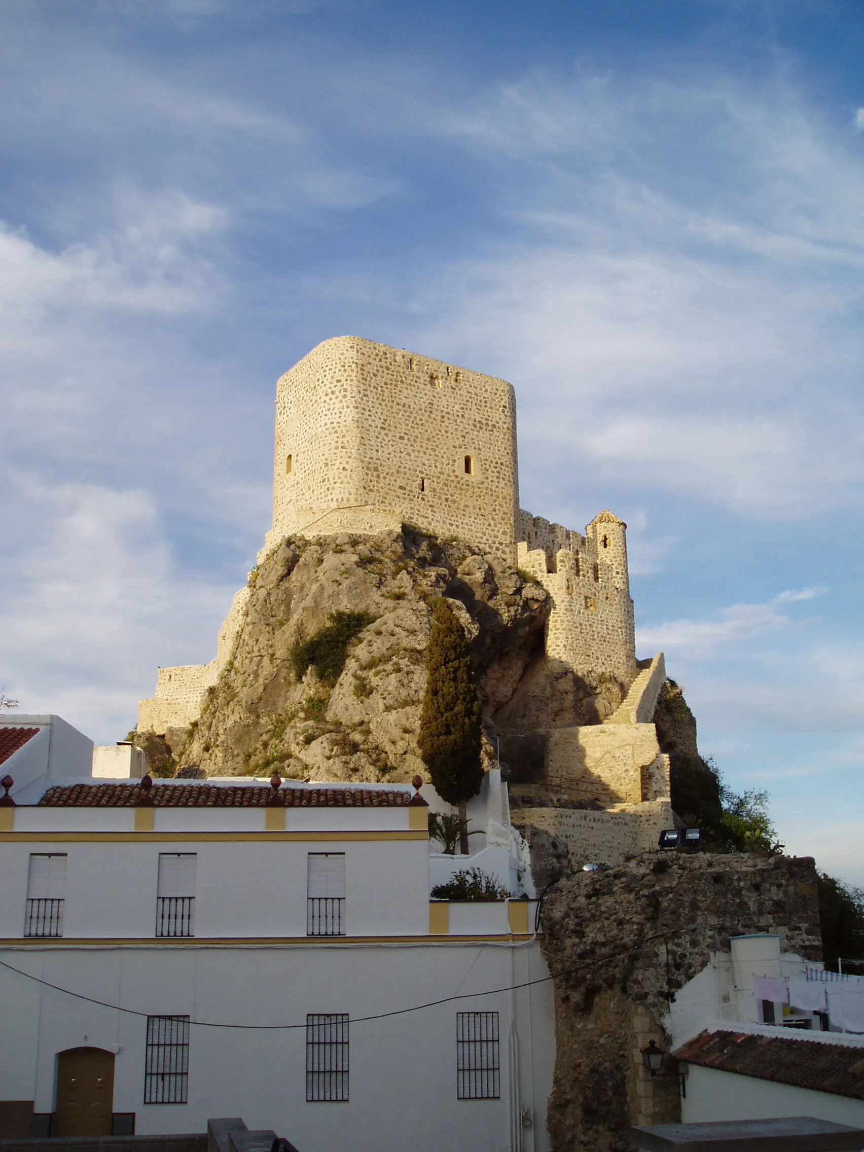 Photo showing: Castillo de Olvera, en la provincia de Cádiz, España.