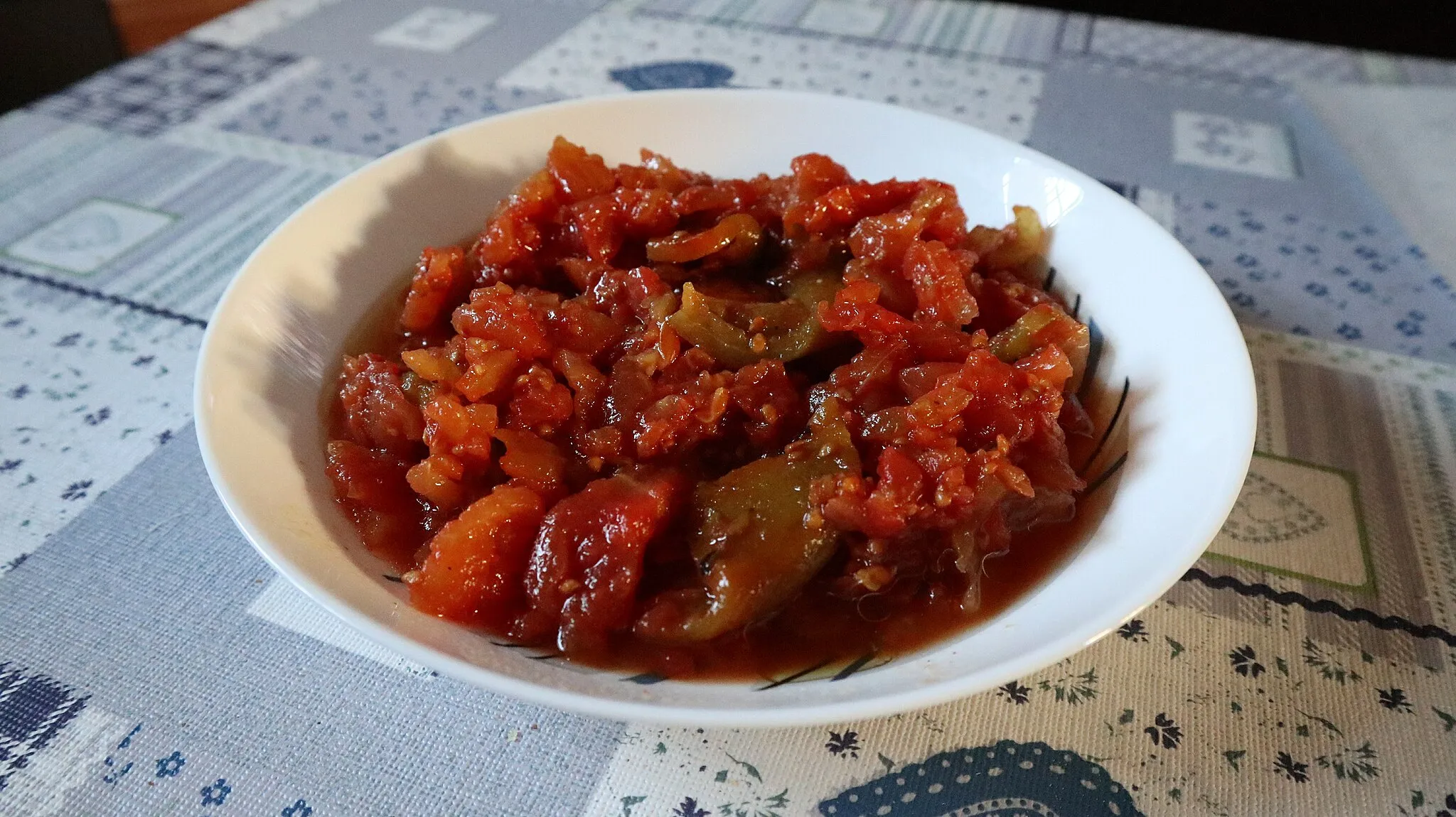 Photo showing: Un plato de fritá de Suflí de origen comercial