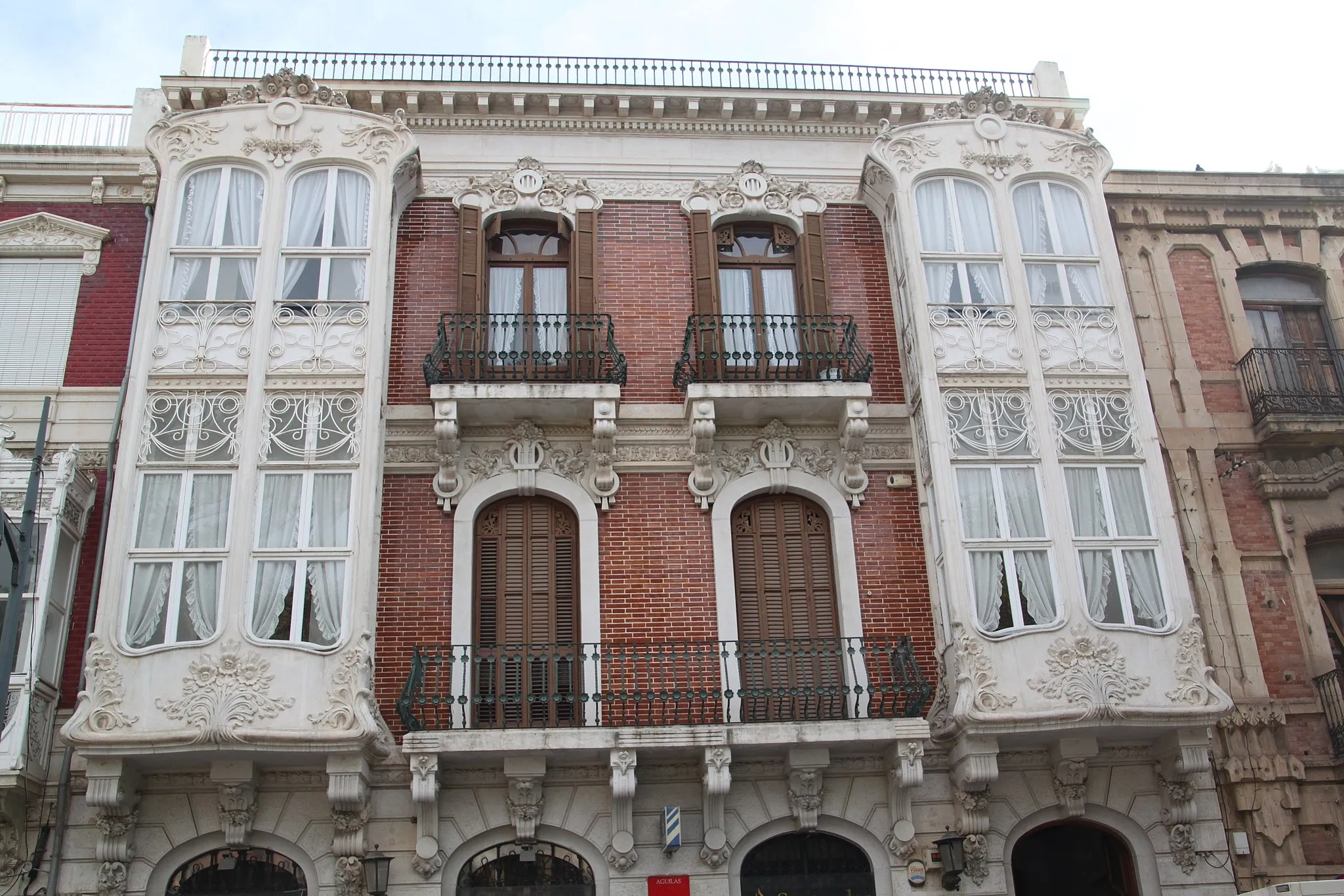 Photo showing: Imagen de una casa de estilo modernista en la Plaza de España de Águilas (Región de Murcia, España)