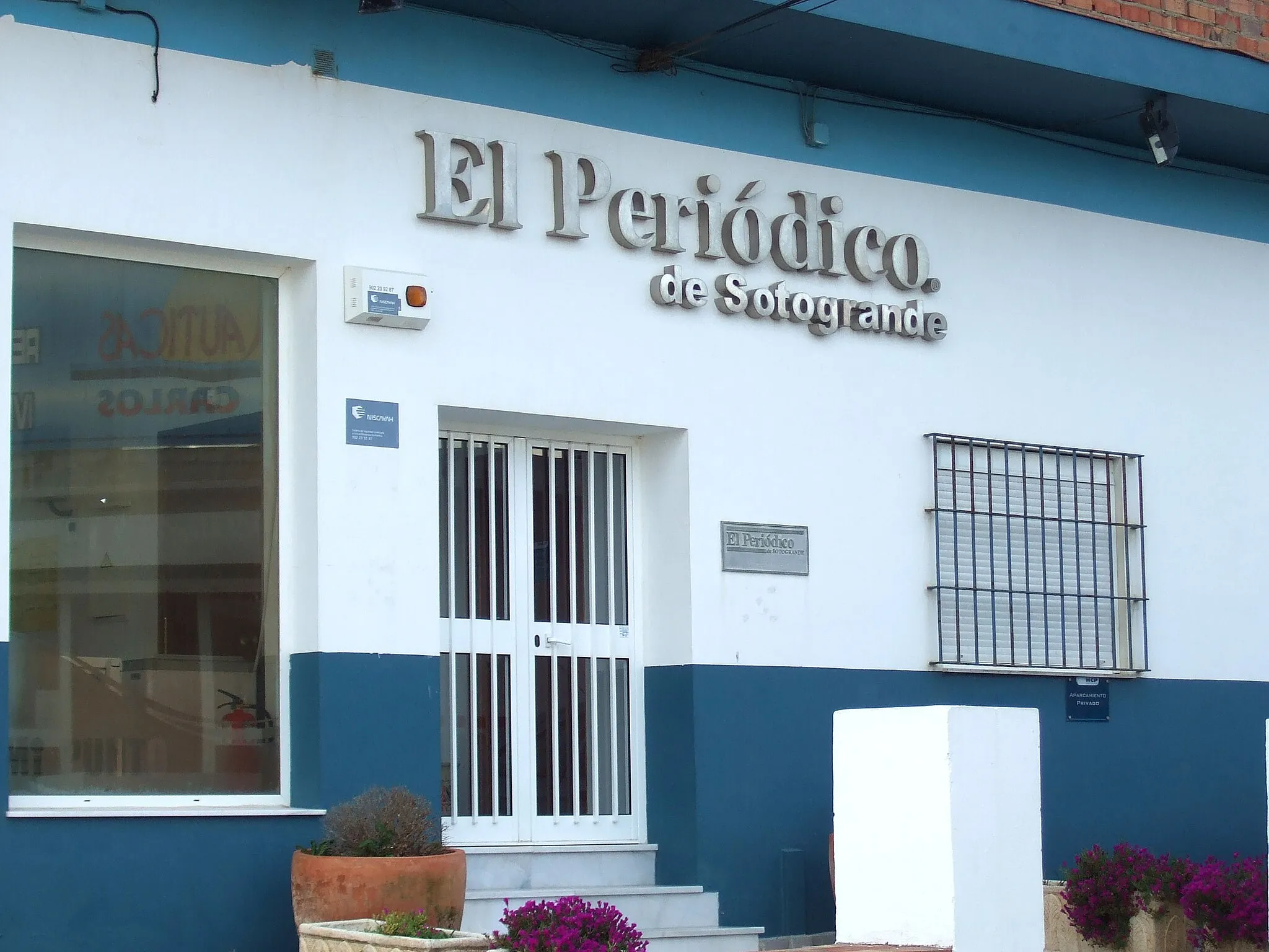 Photo showing: Oficinas de El Periódico de Sotogrande, en Torreguadiaro.