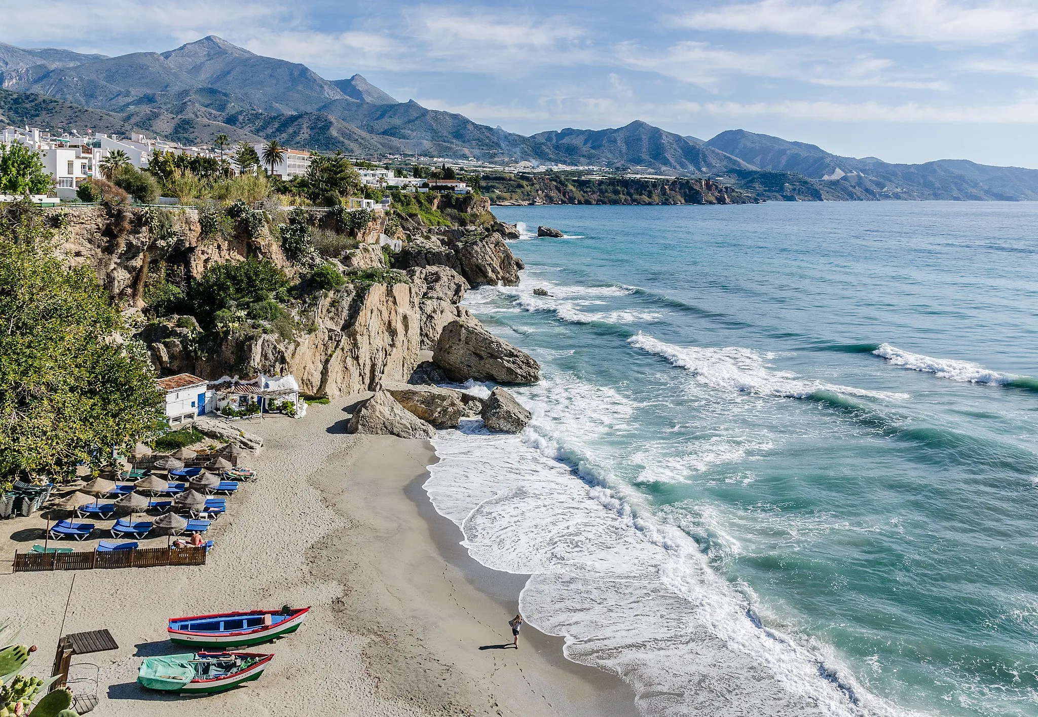 Photo showing: View from Balcón de Europa in Nerja, view north-east