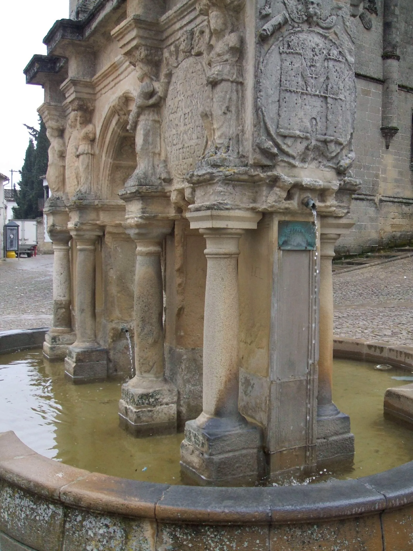Photo showing: Fuente de Santa María (Baeza)