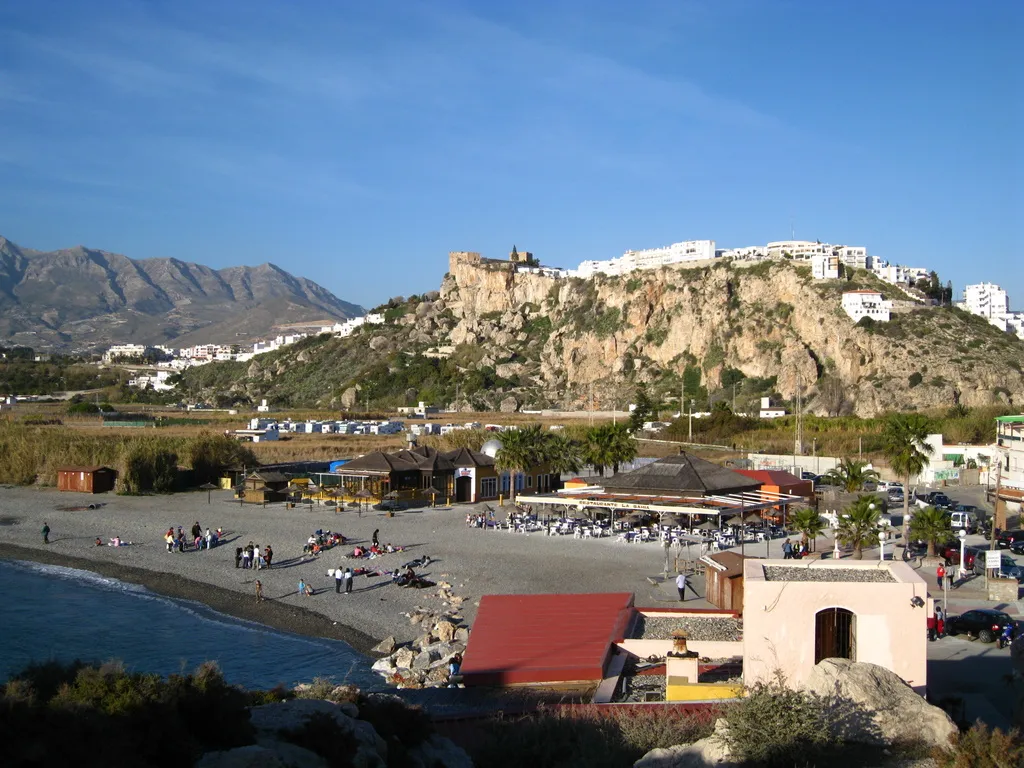 Photo showing: Beach and castle of Salobreña, Spain.