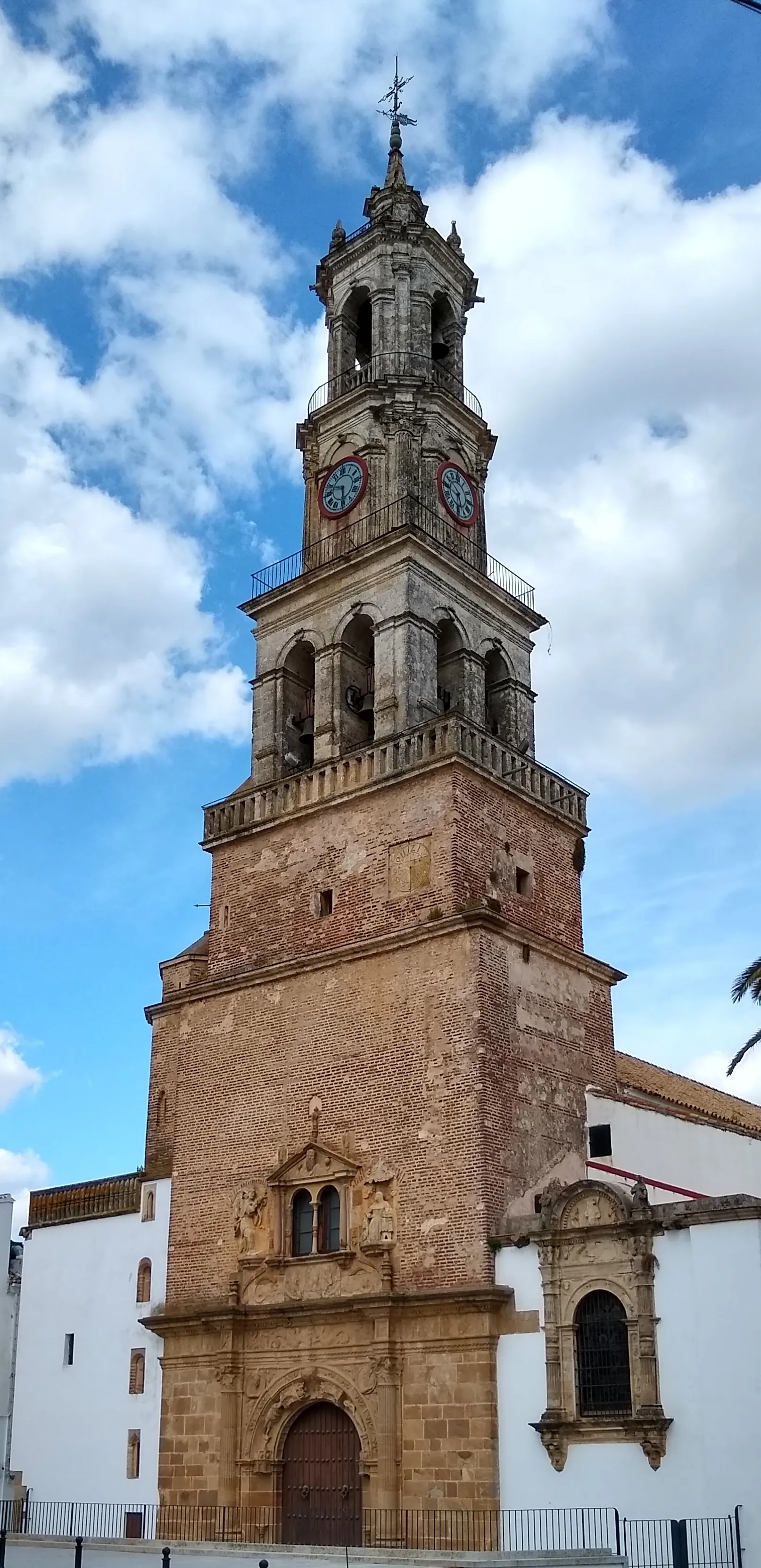 Photo showing: Iglesia de Santa María de la Encarnación. Constantina, provincia de Sevilla, Andalucía, España.