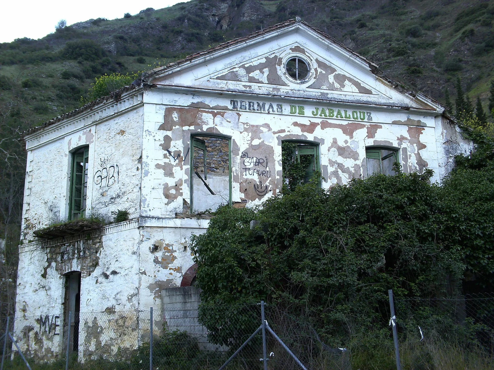 Photo showing: Edificio de baños del Balneario de Jabalcuz, en Jaén.