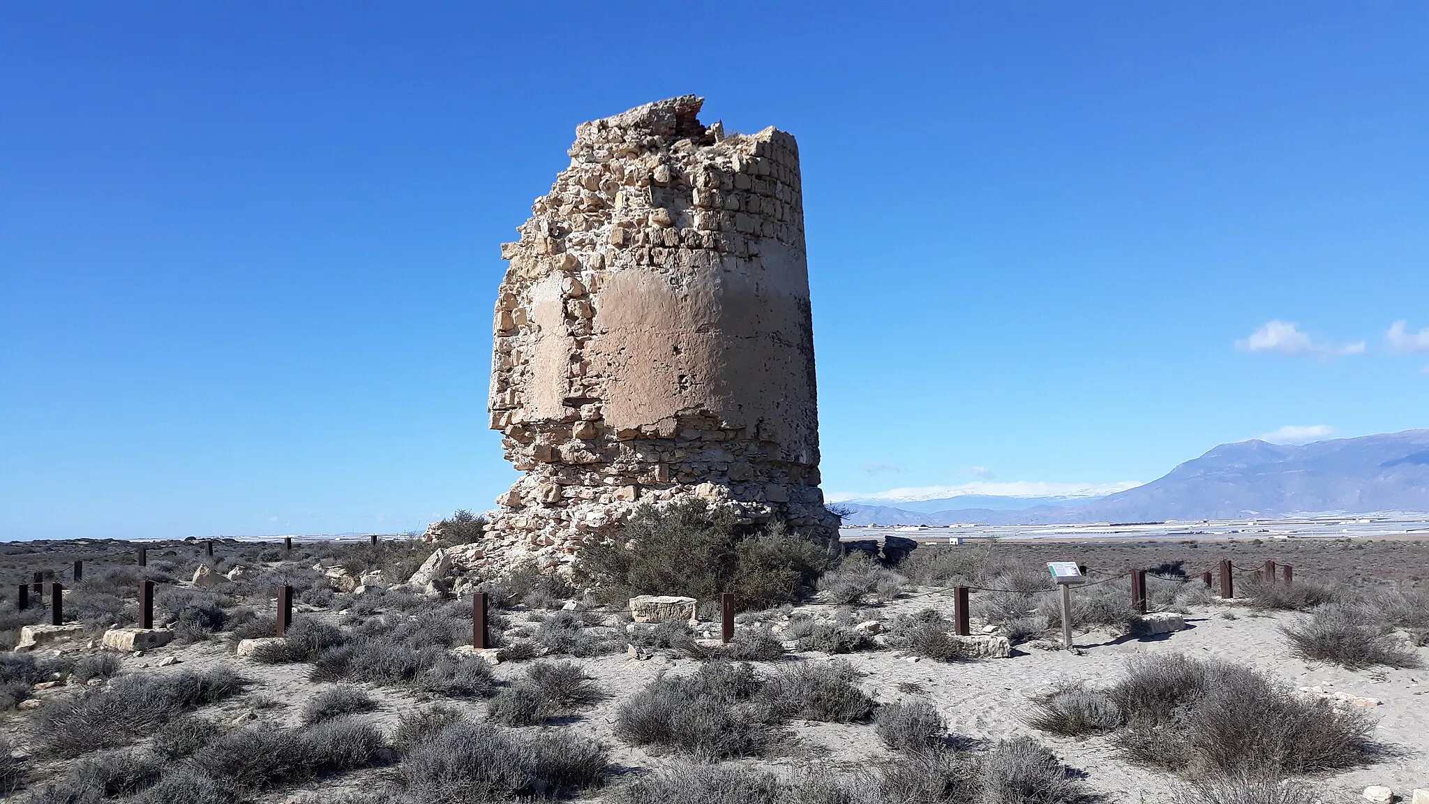 Photo showing: Cerrillos Tower, an old coastal watchtower, beteween Roquetas de Mar and El Ejido (Spain).