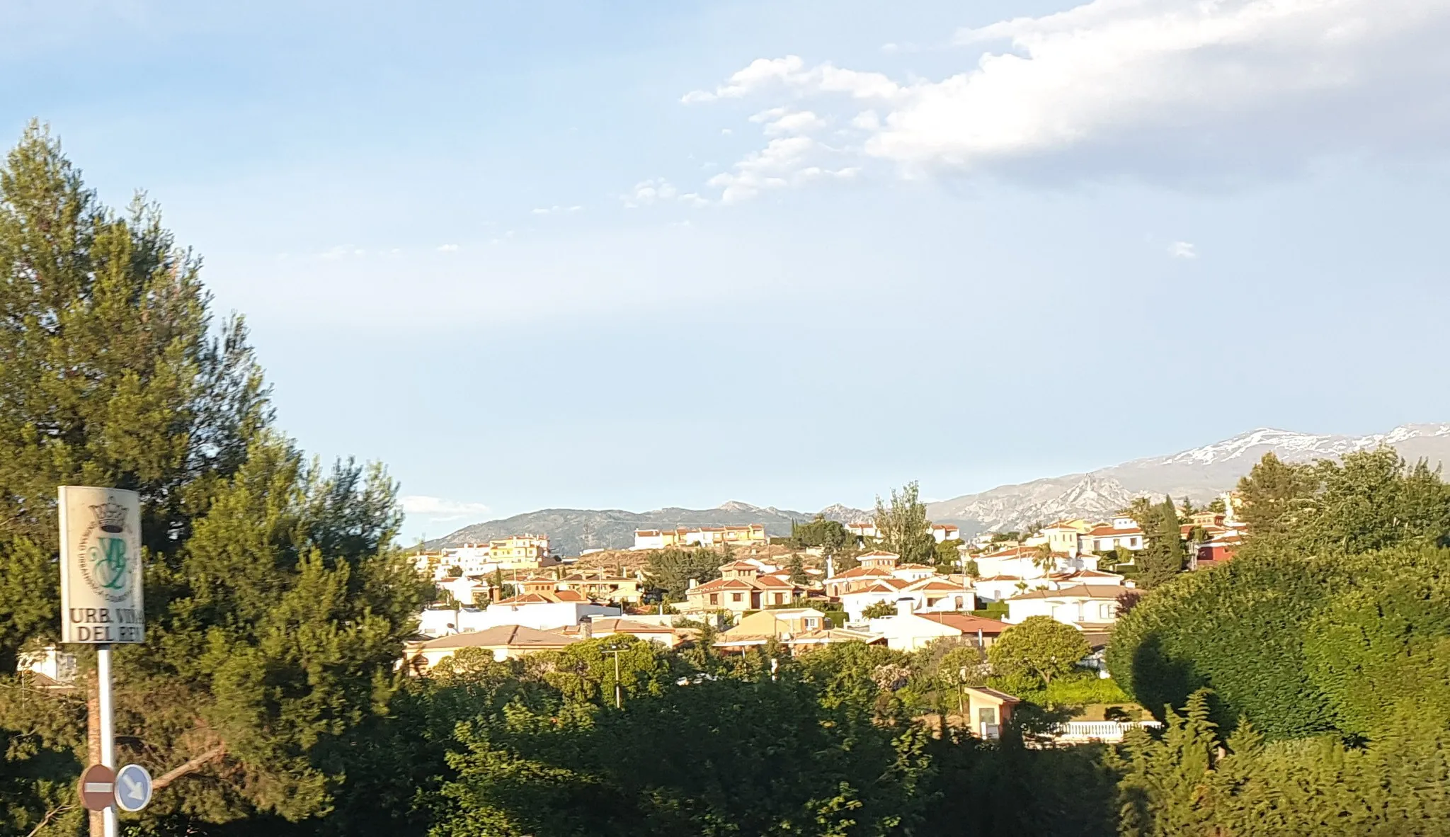 Photo showing: La localidad de la Villa de Otura, en la provincia de Granada (España) vista desde la autovía A-44