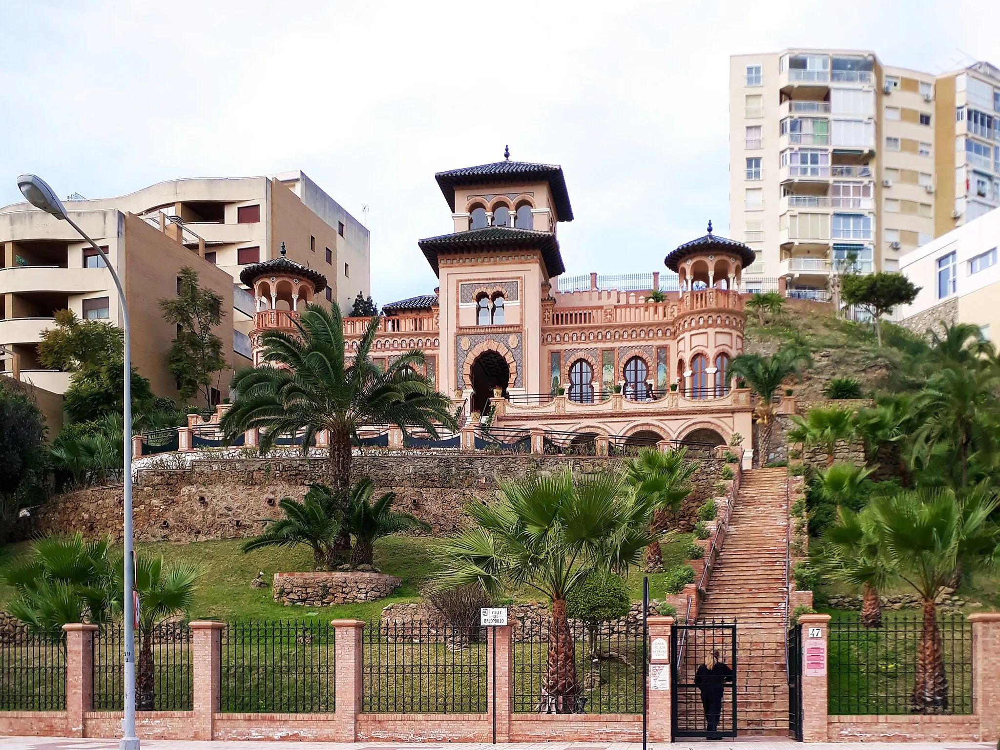 Photo showing: Front view of the House of the Navajas in Torremolinos, Spain.