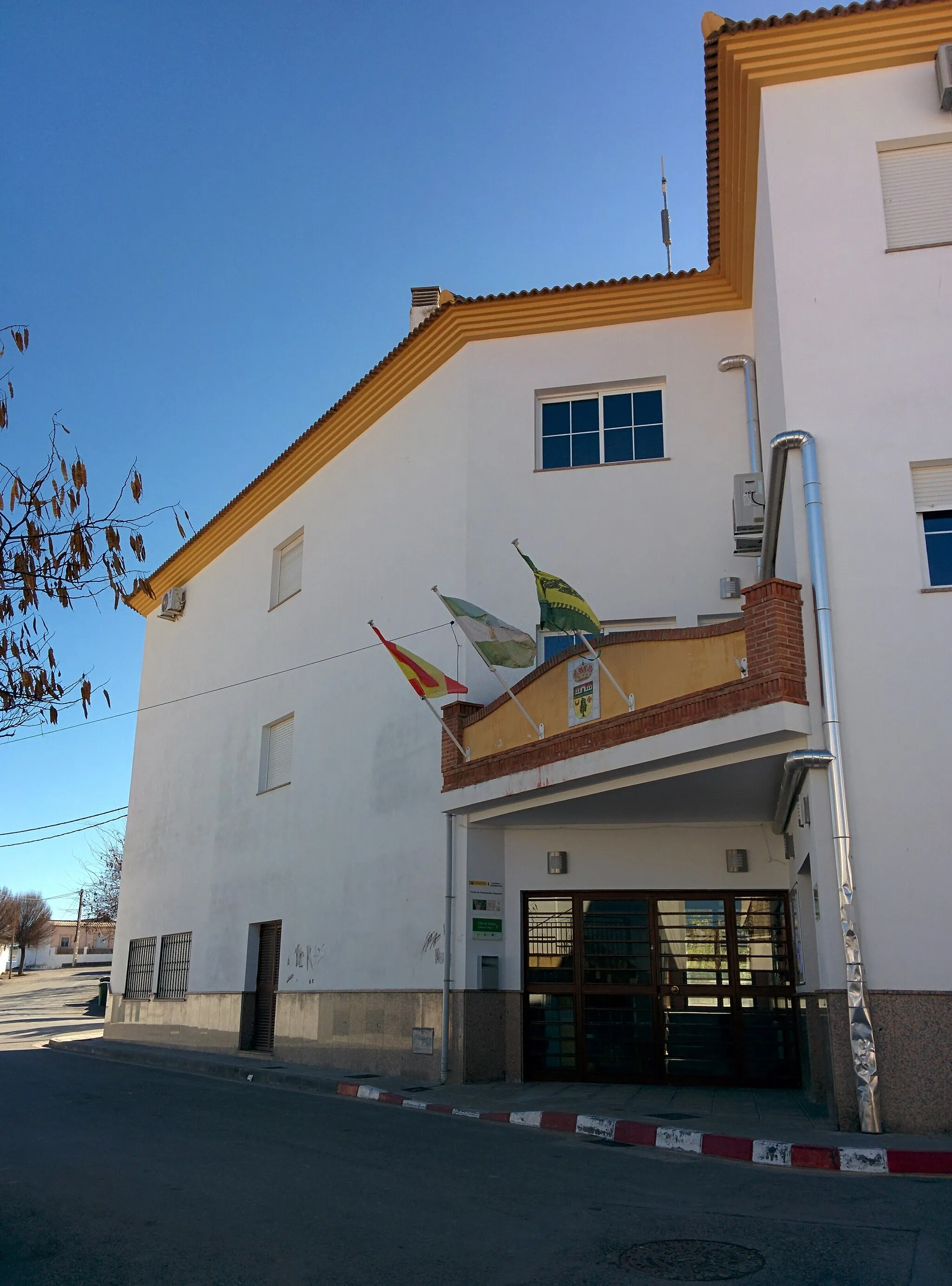 Photo showing: Casa consistorial, Dehesas Viejas (Granada, España).