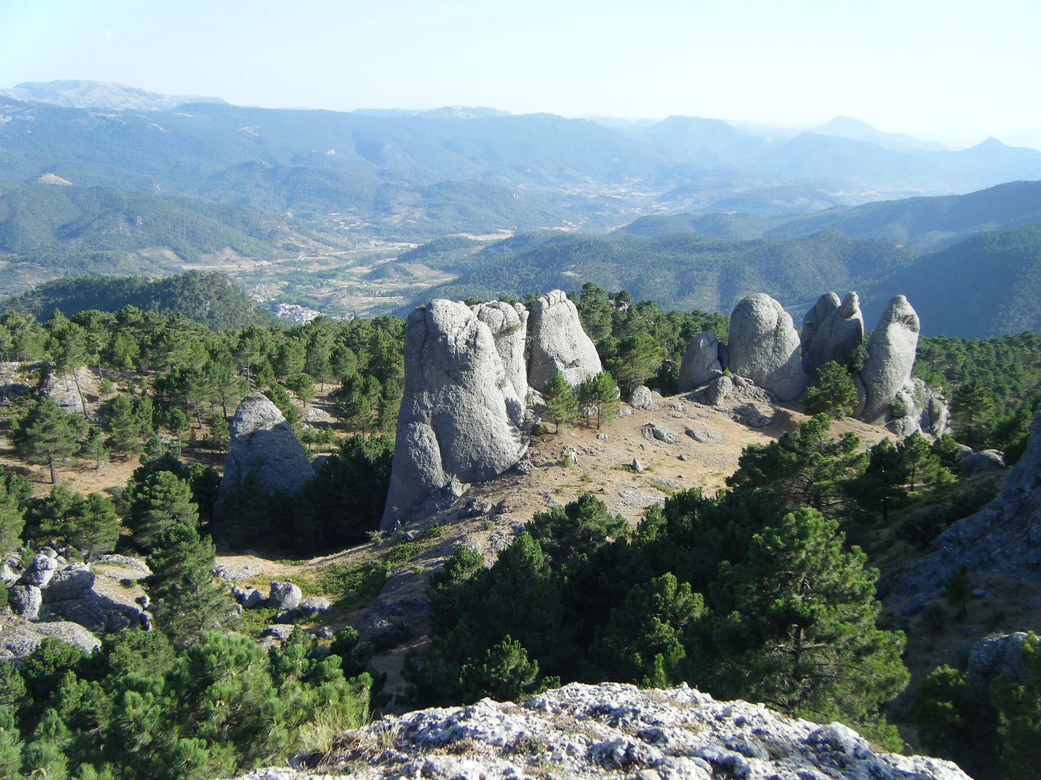 Photo showing: Rocks known as "Los Picarazos" in Villaverde de Guadalimar (Albacete, Spain)