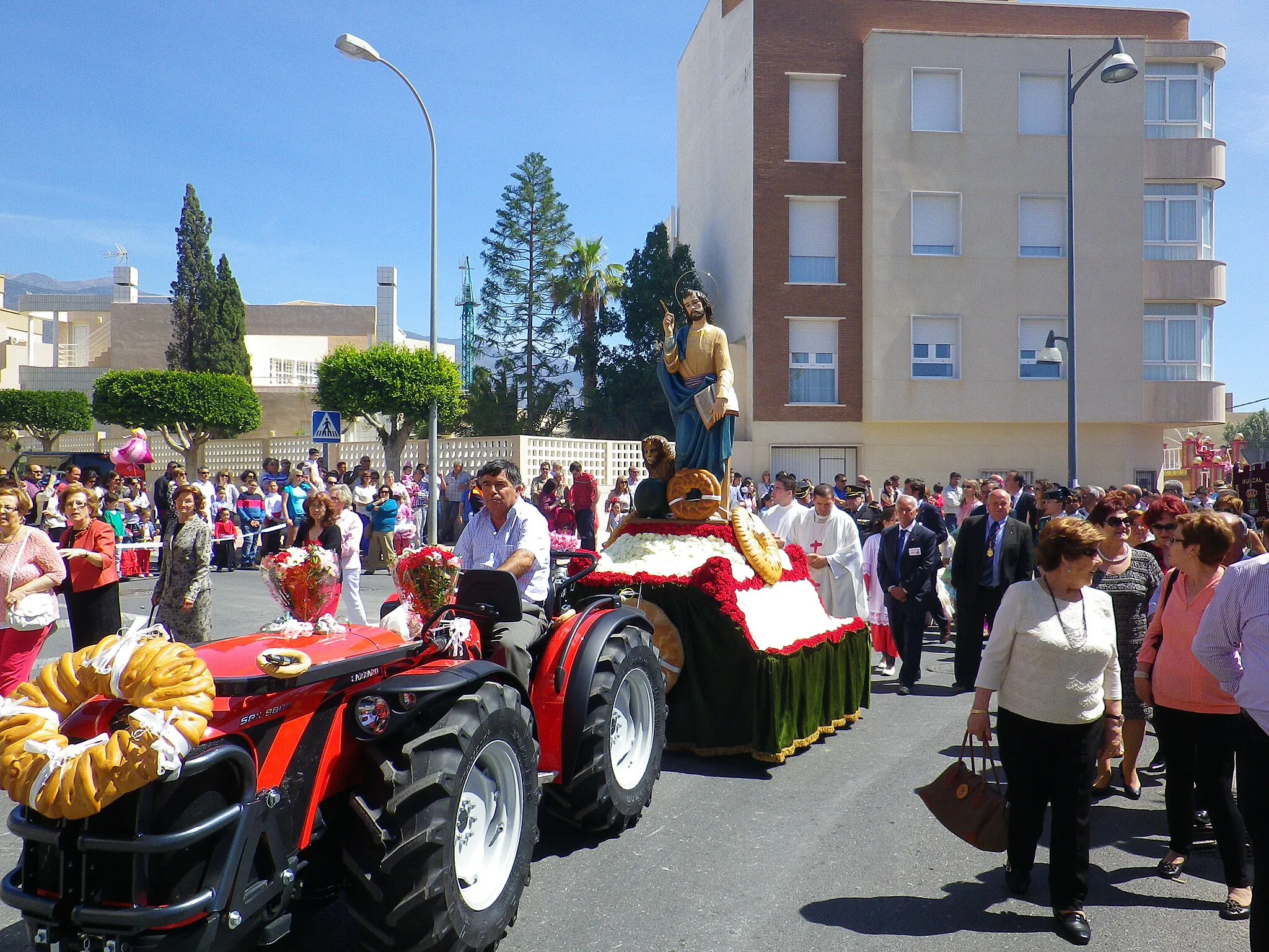 Photo showing: Imagen de San Marcos, patrón de El Ejido, durante la romería en su honor en el año 2014.