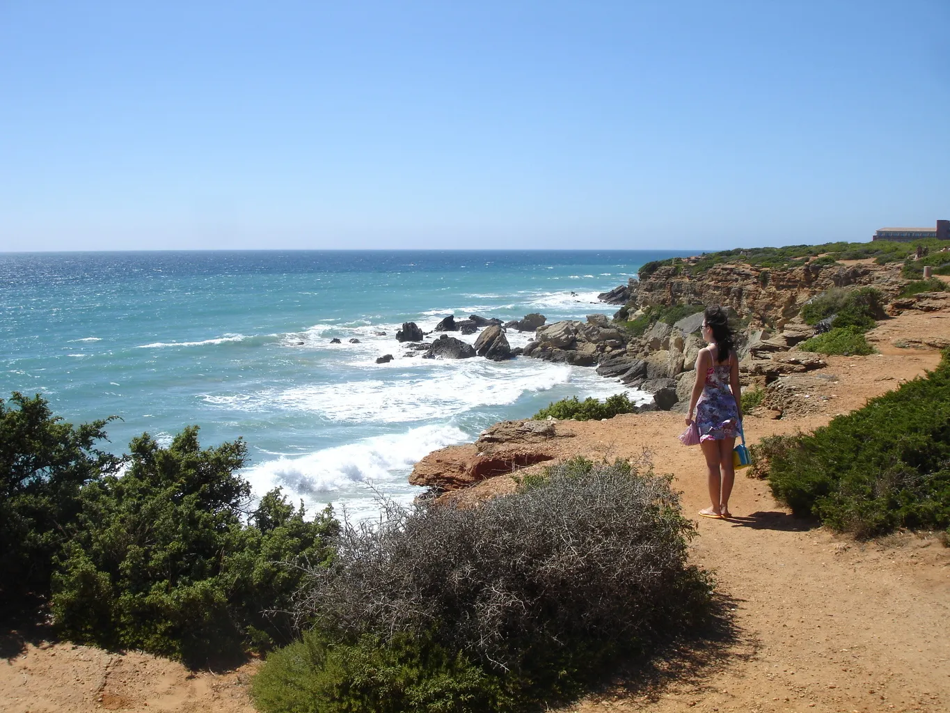 Photo showing: Cliffs in Roche. Conil de la Frontera, Andalusia (Spain)