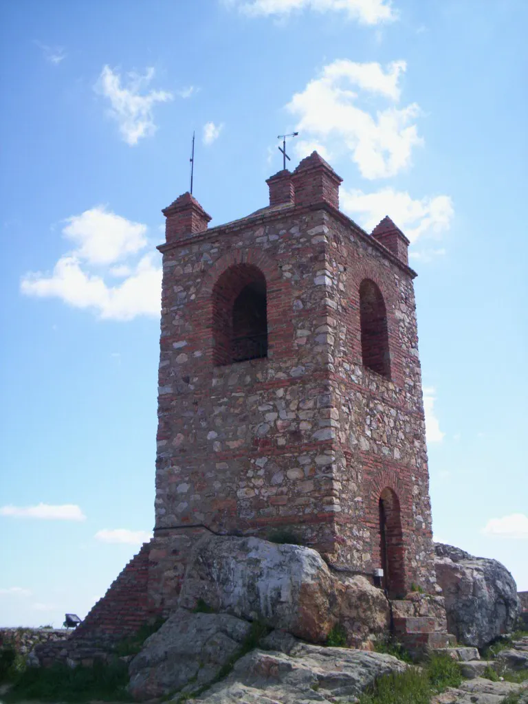 Photo showing: Ermita de la Virgen del Castillo (Chillón, Ciudad Real). Campanario vista completa.