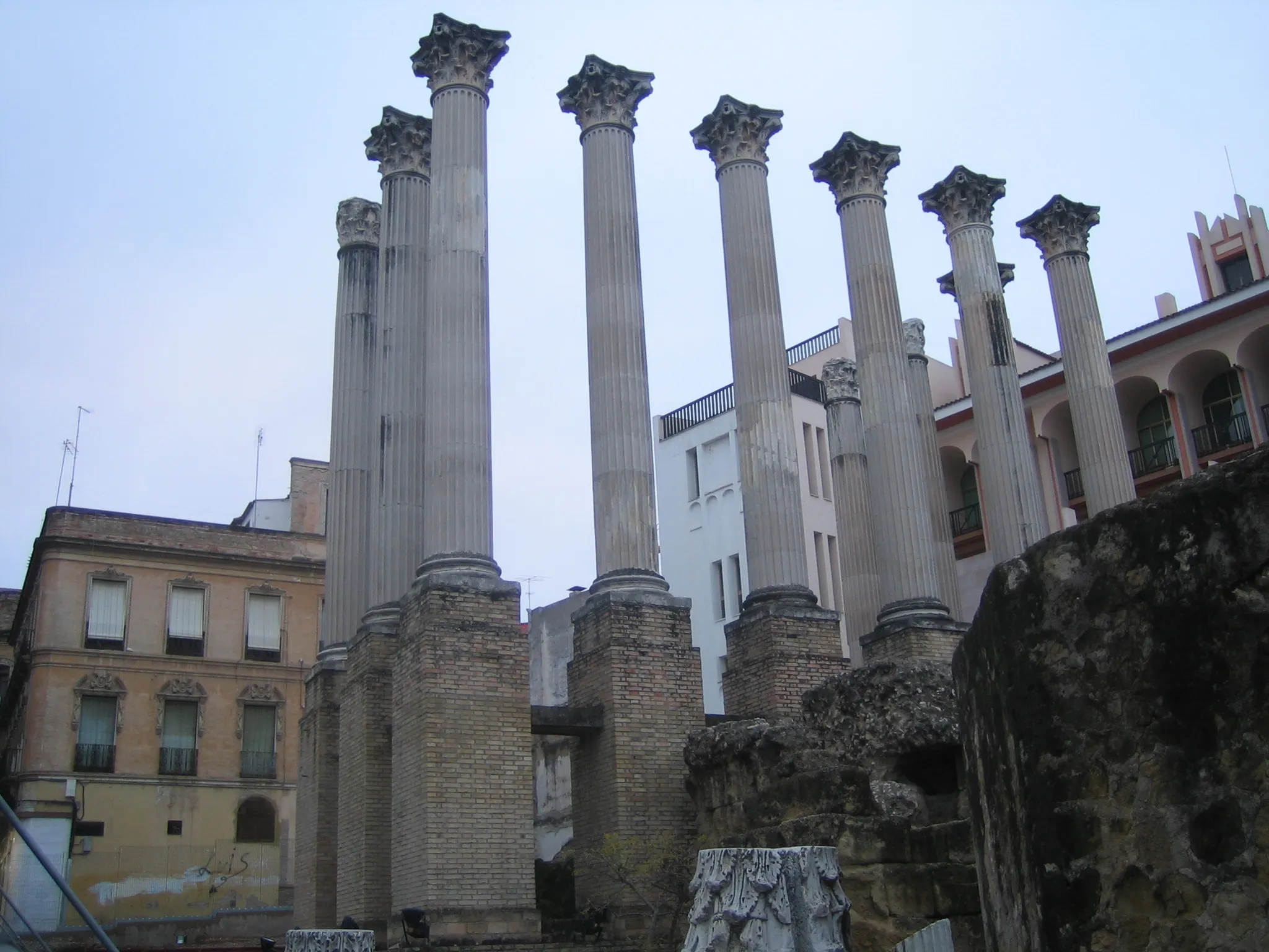 Photo showing: Roman temple of Córdoba, Spain.