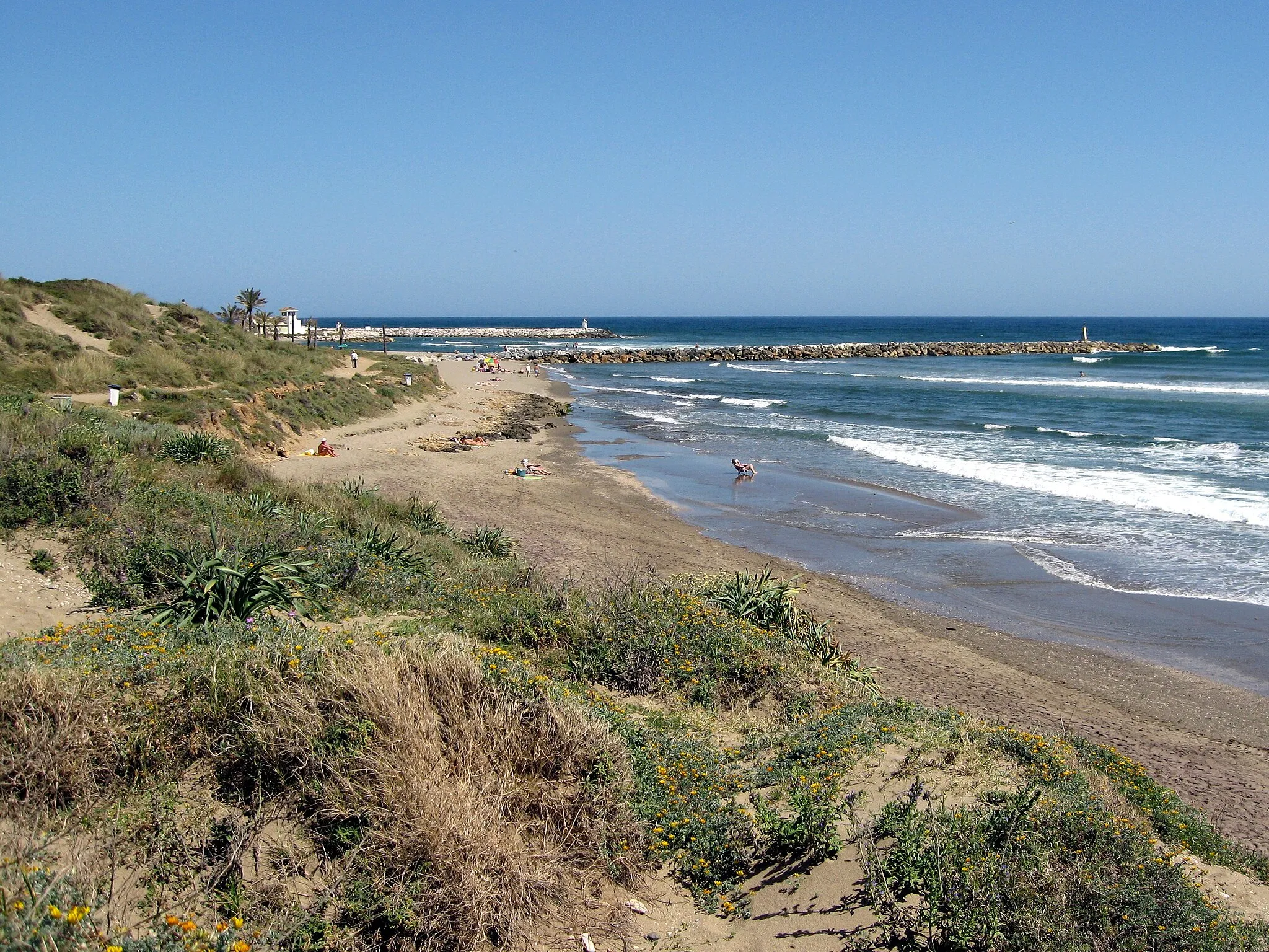 Photo showing: Strand von Cabopino, Ortsteil von Marbella, Provinz Málaga, Andalusien, Spanien