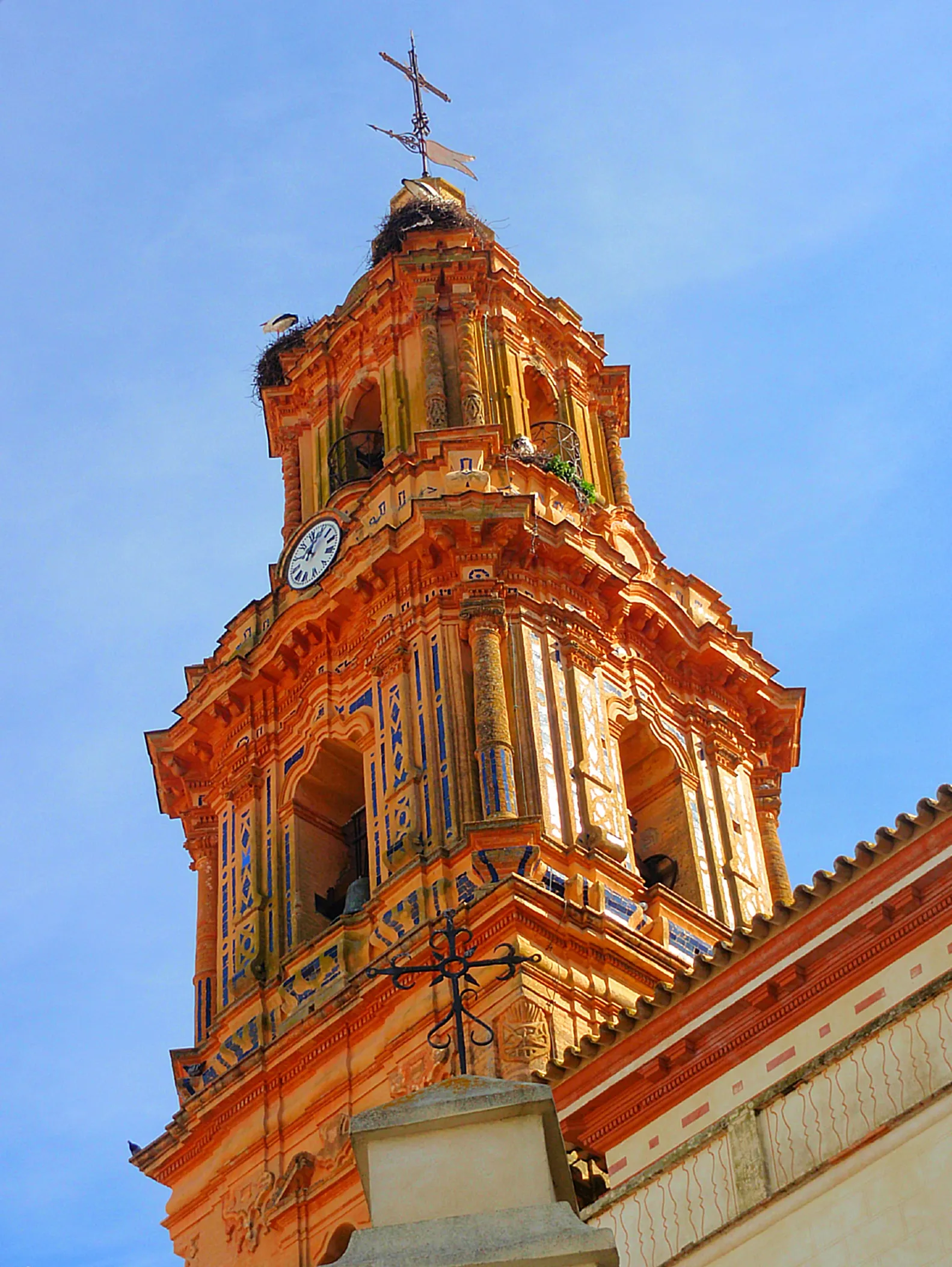 Photo showing: Campanario de la Iglesia de Nuestra Señora de la Purificación en Manzanilla, provincia de Huelva (España).