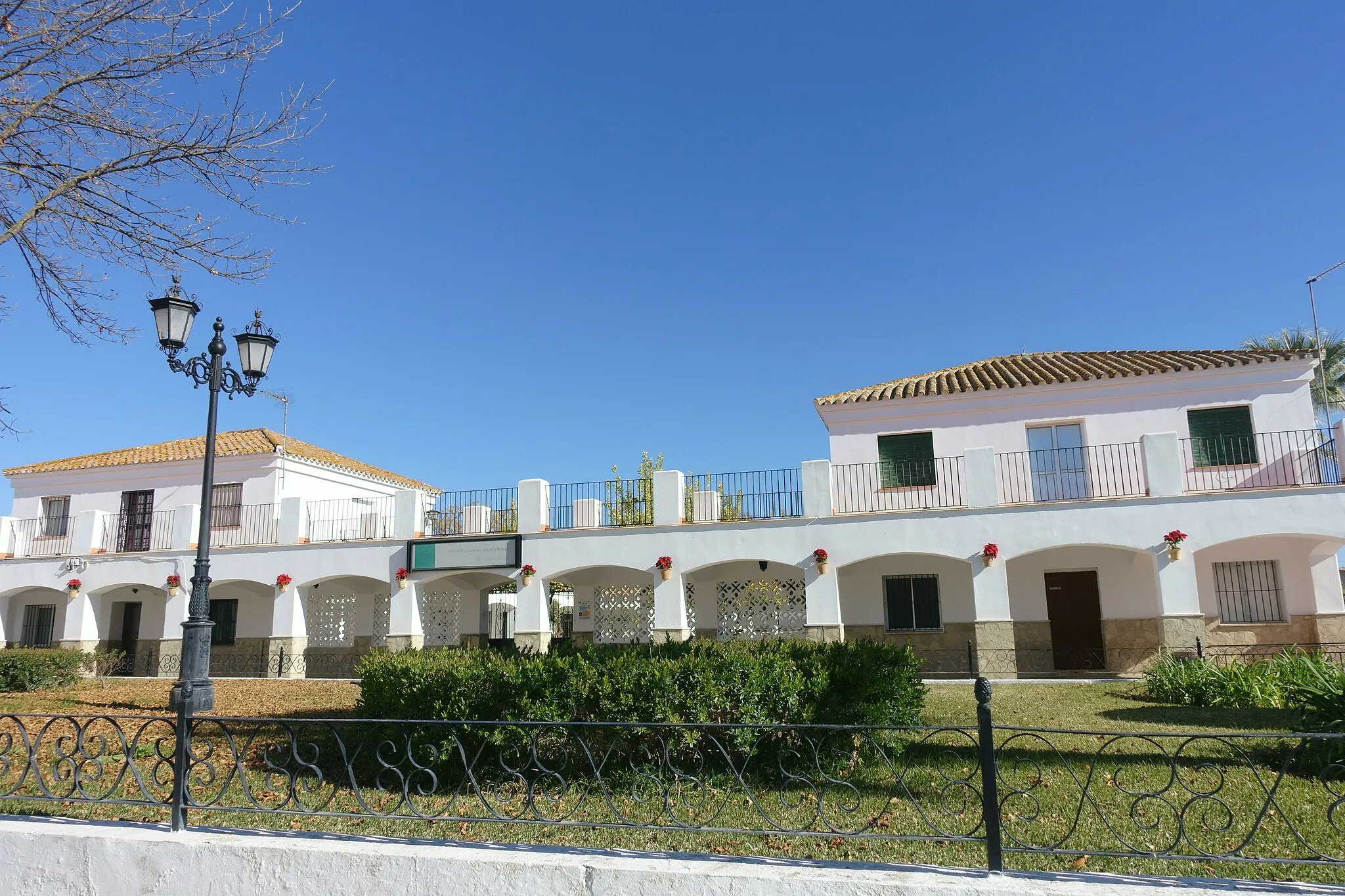 Photo showing: Colegio San Isidro Labrador de Coto de Bornos, en Bornos (Cádiz, España).