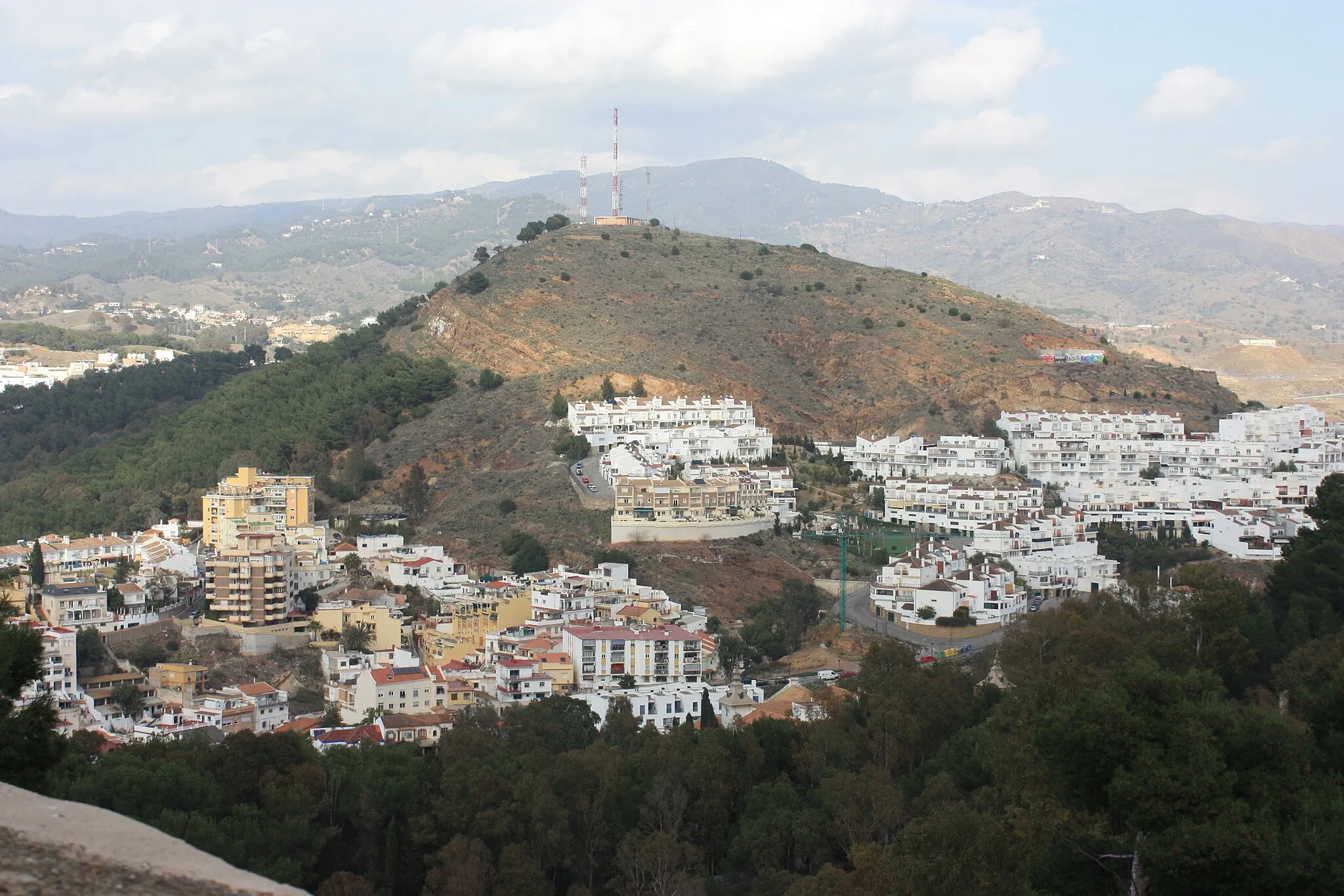 Photo showing: Málaga, view from the ruined castle Gibralfaro to the Monte Victoria