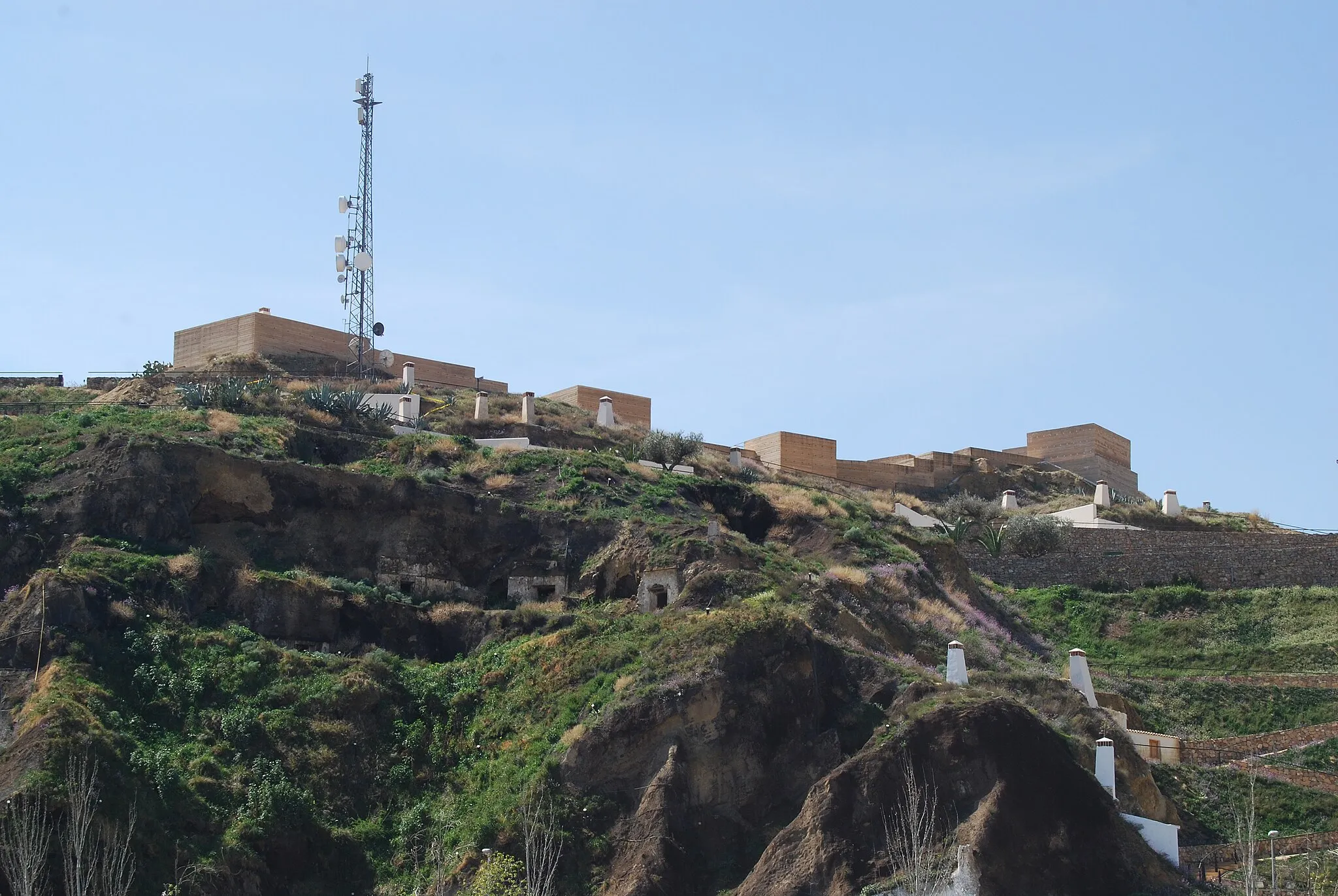 Photo showing: Vista del Castillo de Nogalte desde la Rambla del mismo nombre