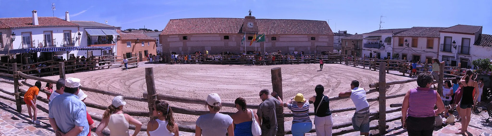 Photo showing: Plaza de Aldeaquemada en las fiestas de San Miguel