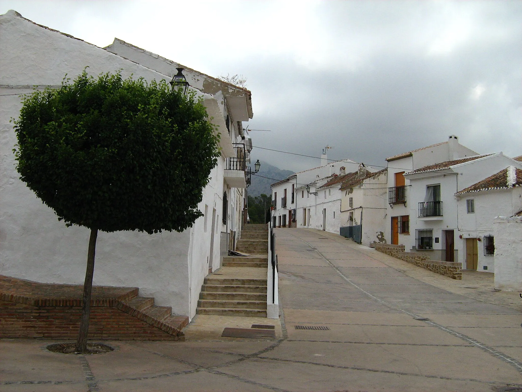 Photo showing: Vista de una calle de este pueblo tan peculiar.