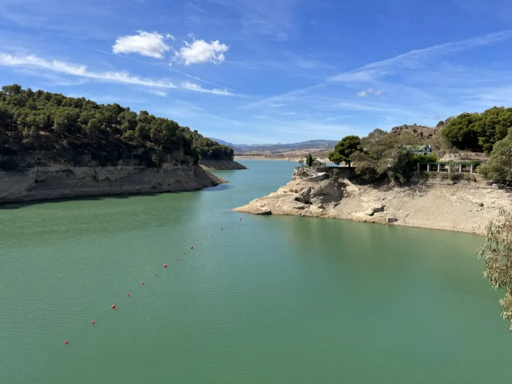 Photo showing: Green water