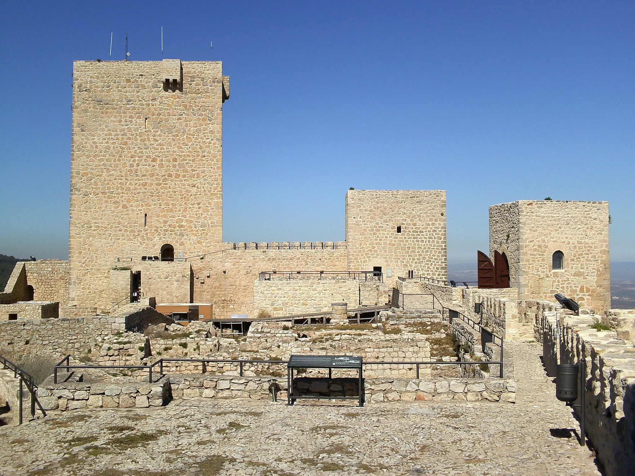 Photo showing: Interior del castillo de Santa Catalina de Jaén.