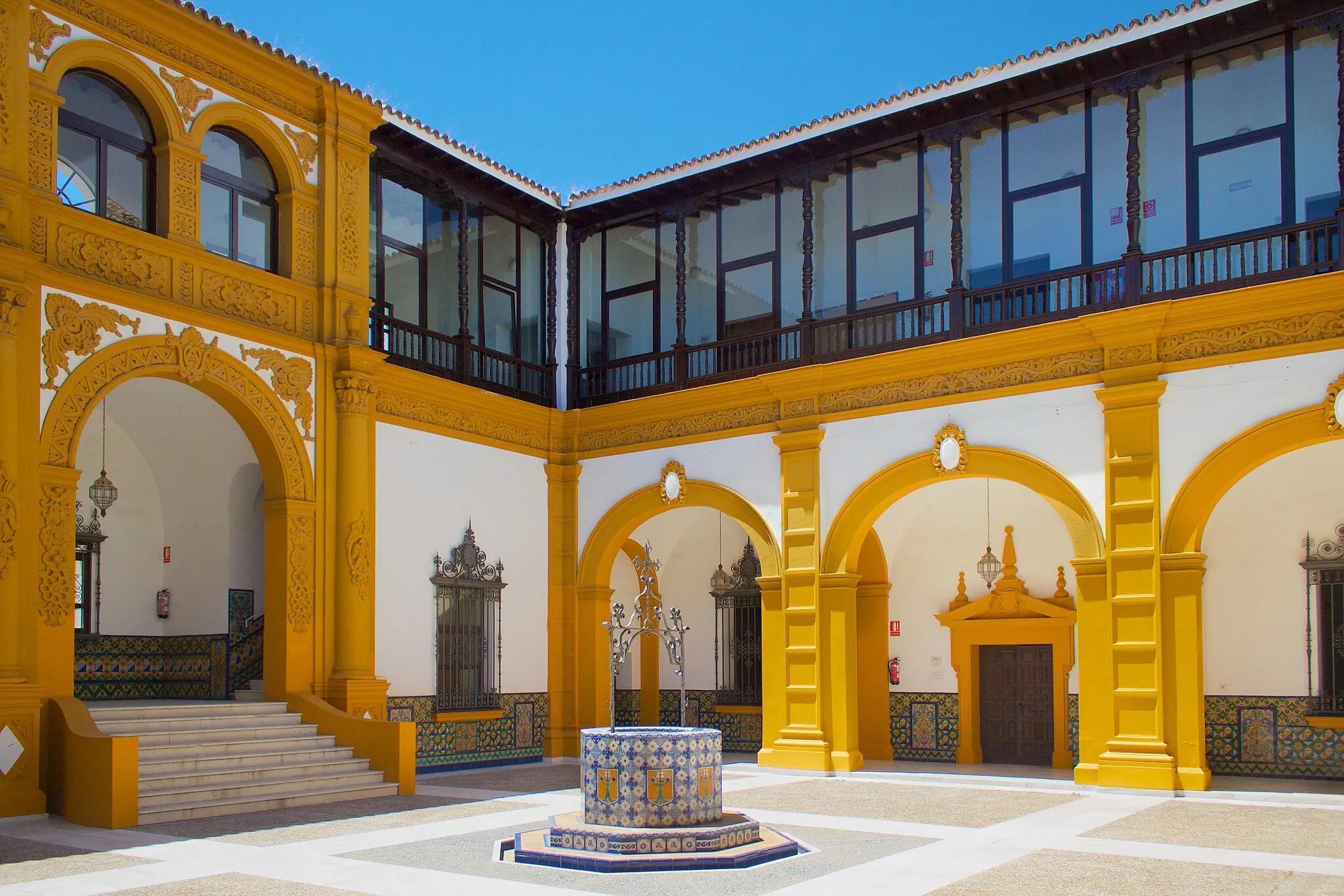 Photo showing: Patio interior del Pabellón de Argentina de la Exposición Iberoamericana de 1929 en Sevilla. Actualmente Conservatorio Profesional de Danza ‘Antonio Ruiz Soler’.