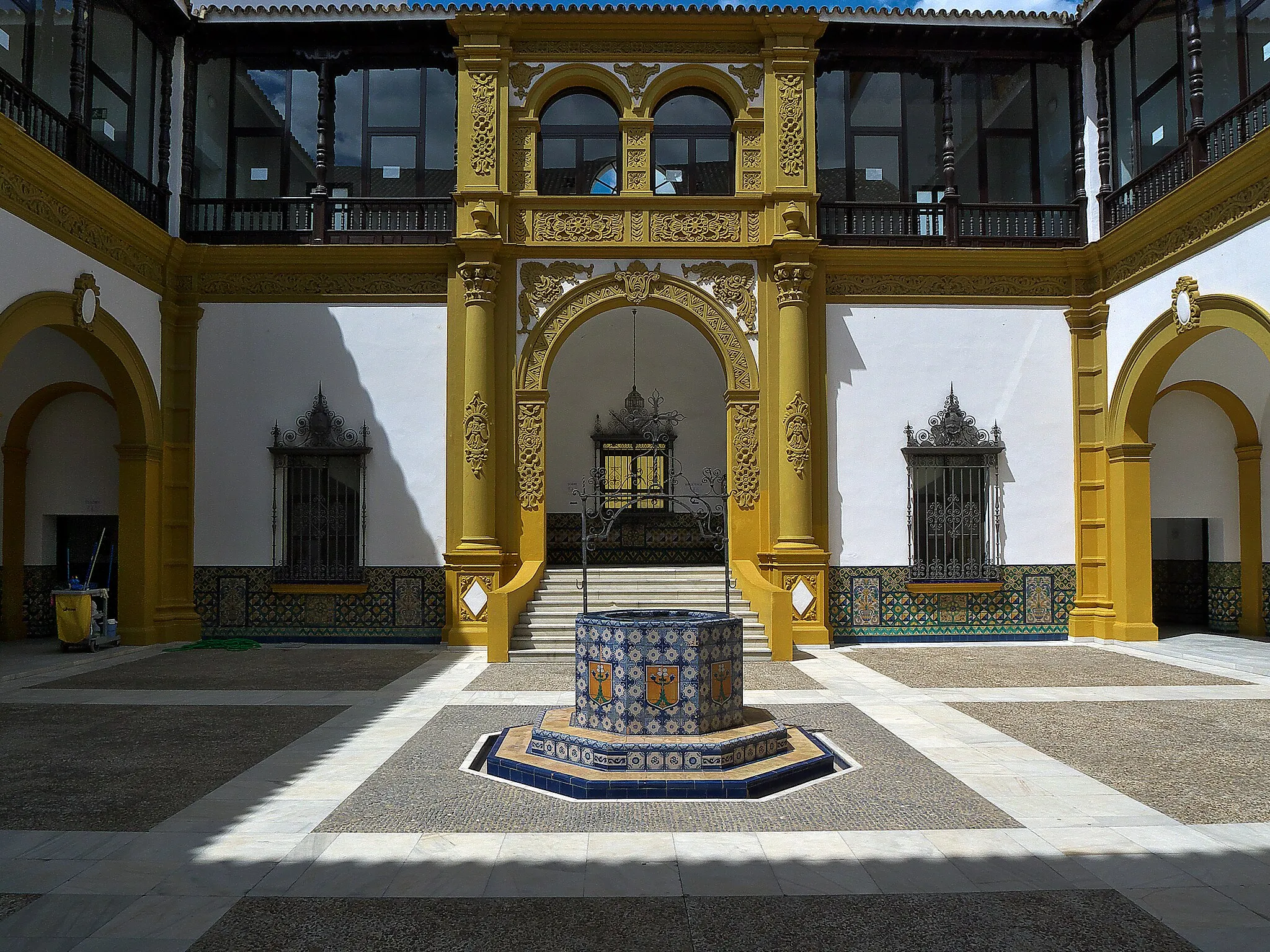 Photo showing: Martín Noel muestra en Sevilla su arquitectura panamericana.