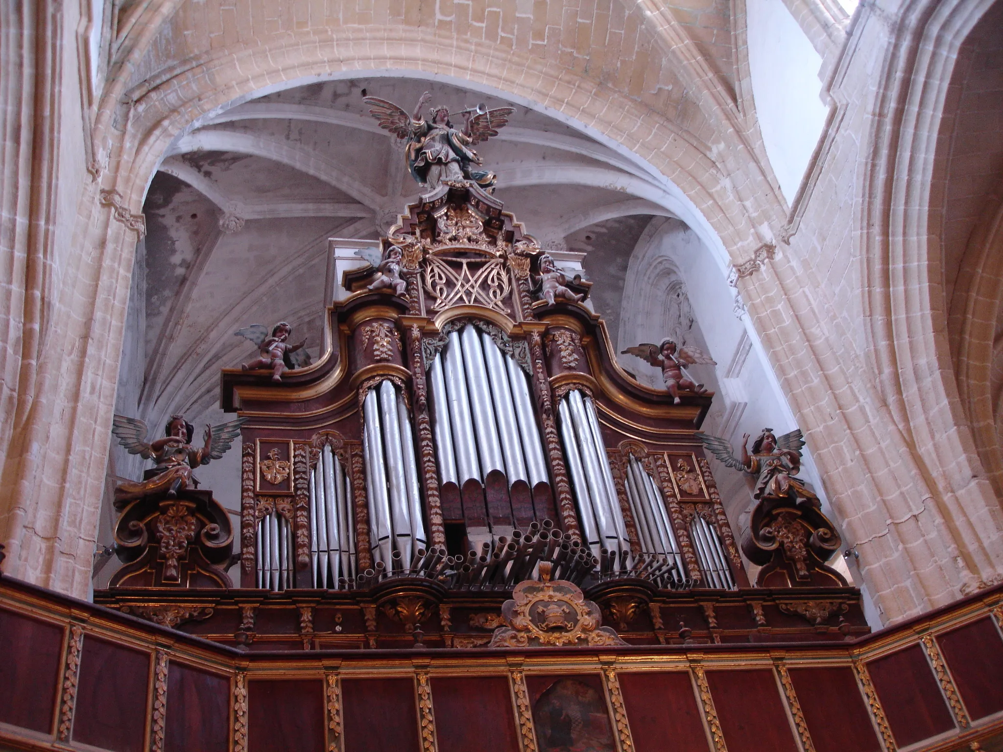 Photo showing: Organ of Santa Maria Church in Medina Sidonia, Andalusia (Spain)