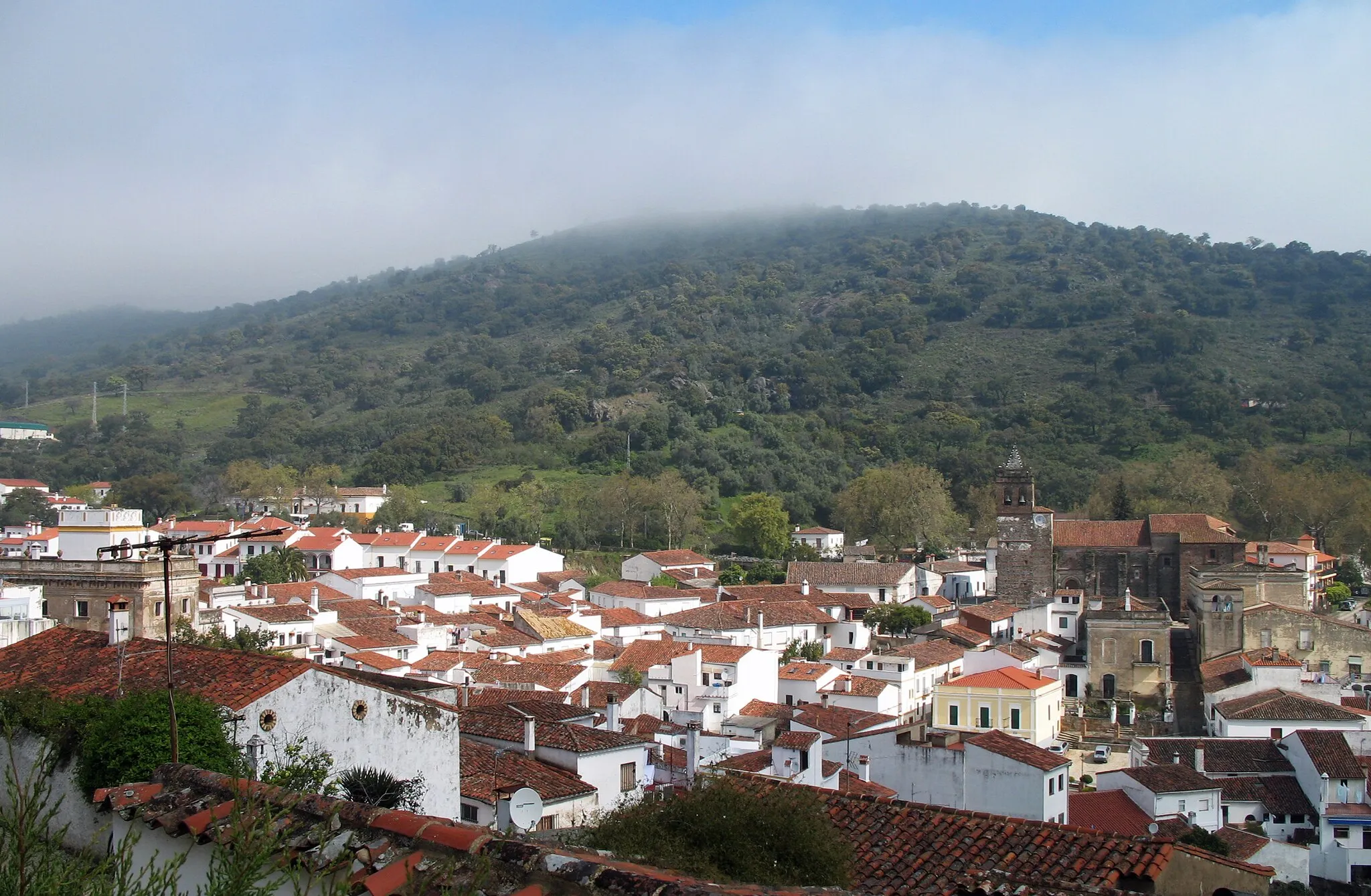 Photo showing: Almonaster la Real (province of Huelva, Andalusia, Spain): general view