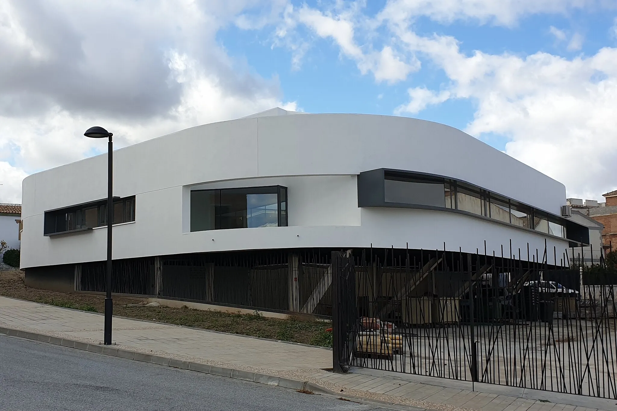 Photo showing: Vista del nuevo consultorio médico de Láchar, en la provincia de Granada (España). Inaugurado en 2019.
