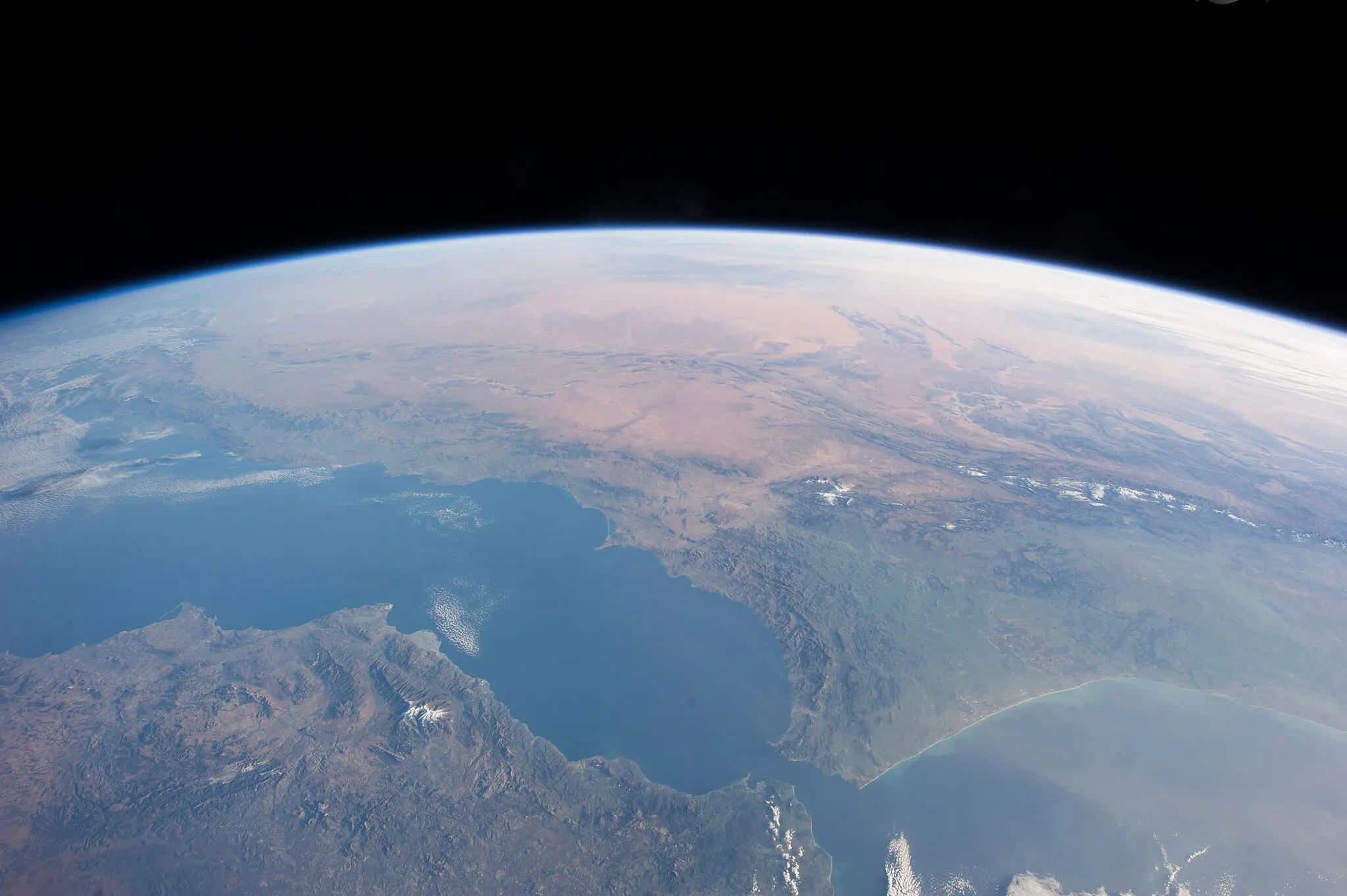 Photo showing: View of Earth taken during ISS Expedition 34.