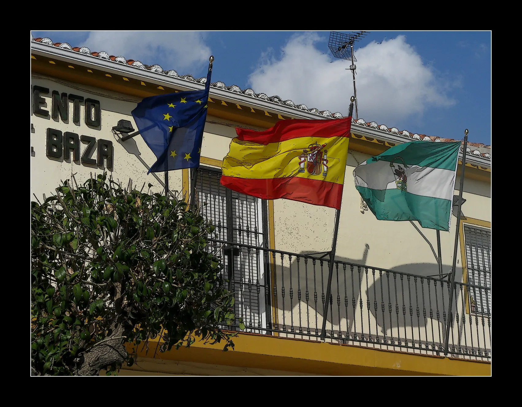 Photo showing: Flags on Ayuntamiento in Cortes de Baza