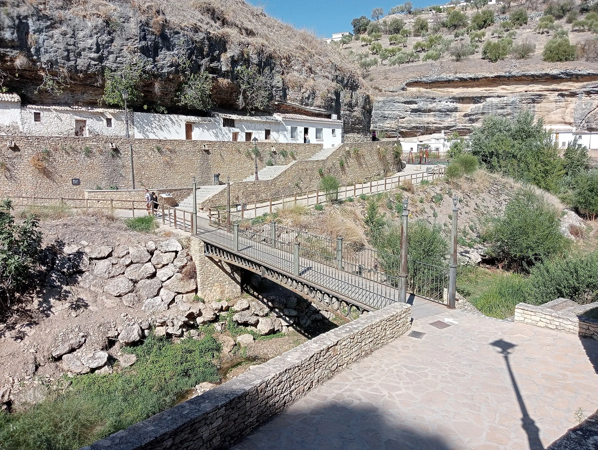 Photo showing: Tercer puente en Setenil sobre el Río Trejo