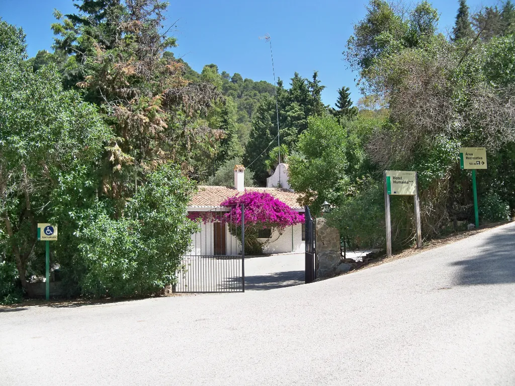 Photo showing: Humaina Hotel entrance, in Montes de Málaga Natural Park, Málaga, Spain.