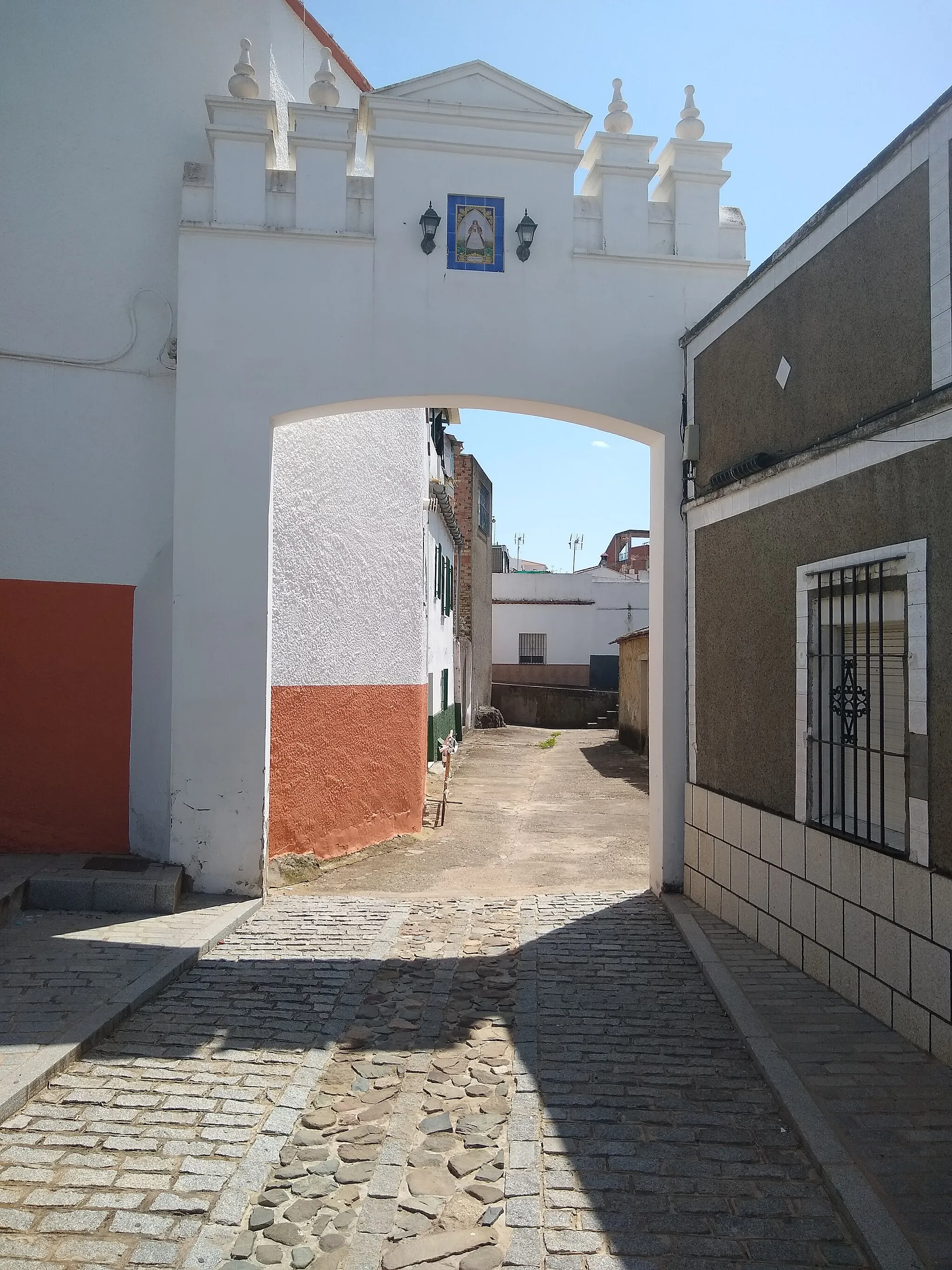 Photo showing: Arco en Castilblanco de los Arroyos, provincia de Sevilla, Andalucía, España.