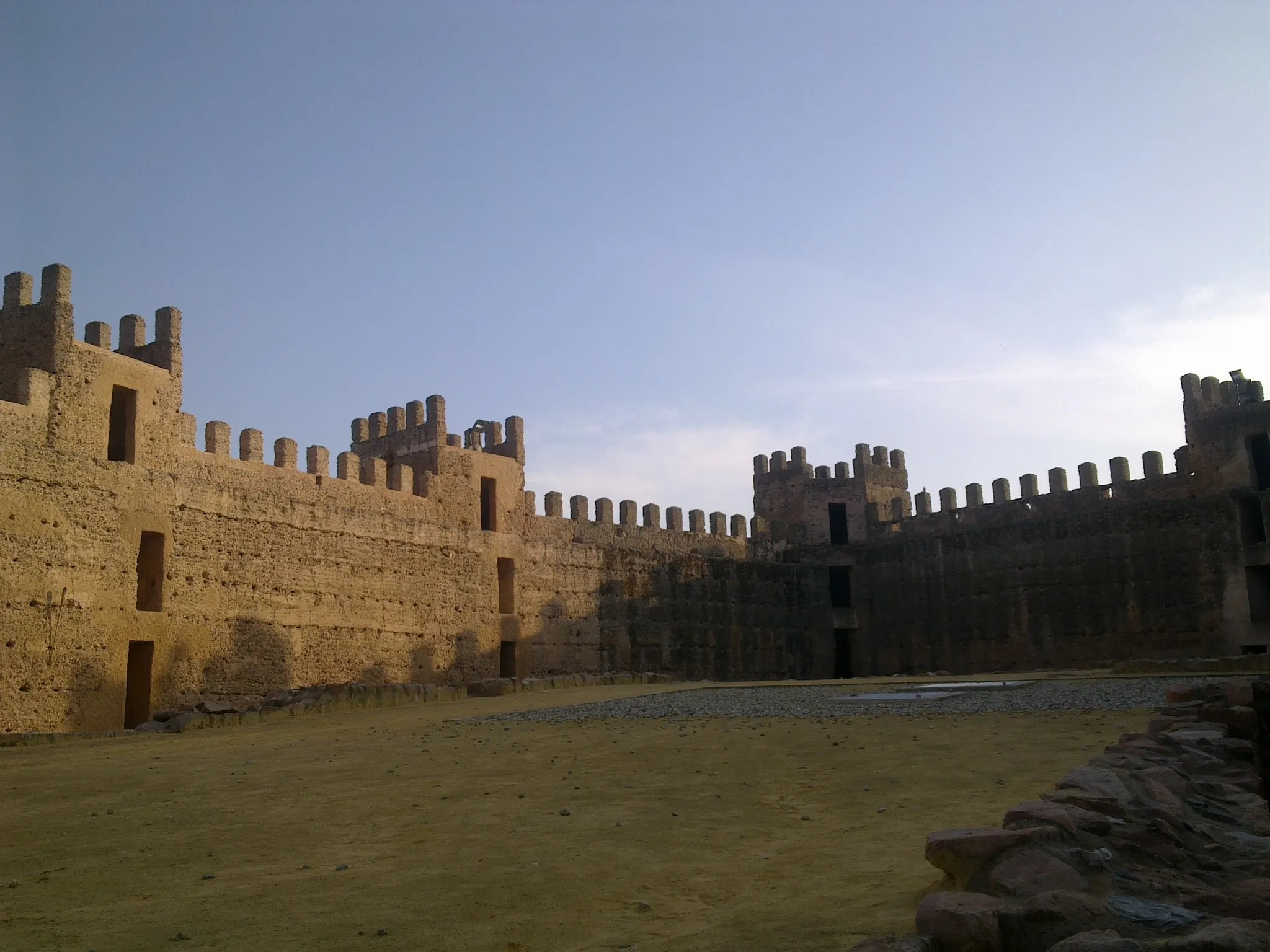 Photo showing: Interior del Castillo de Burgalimar.