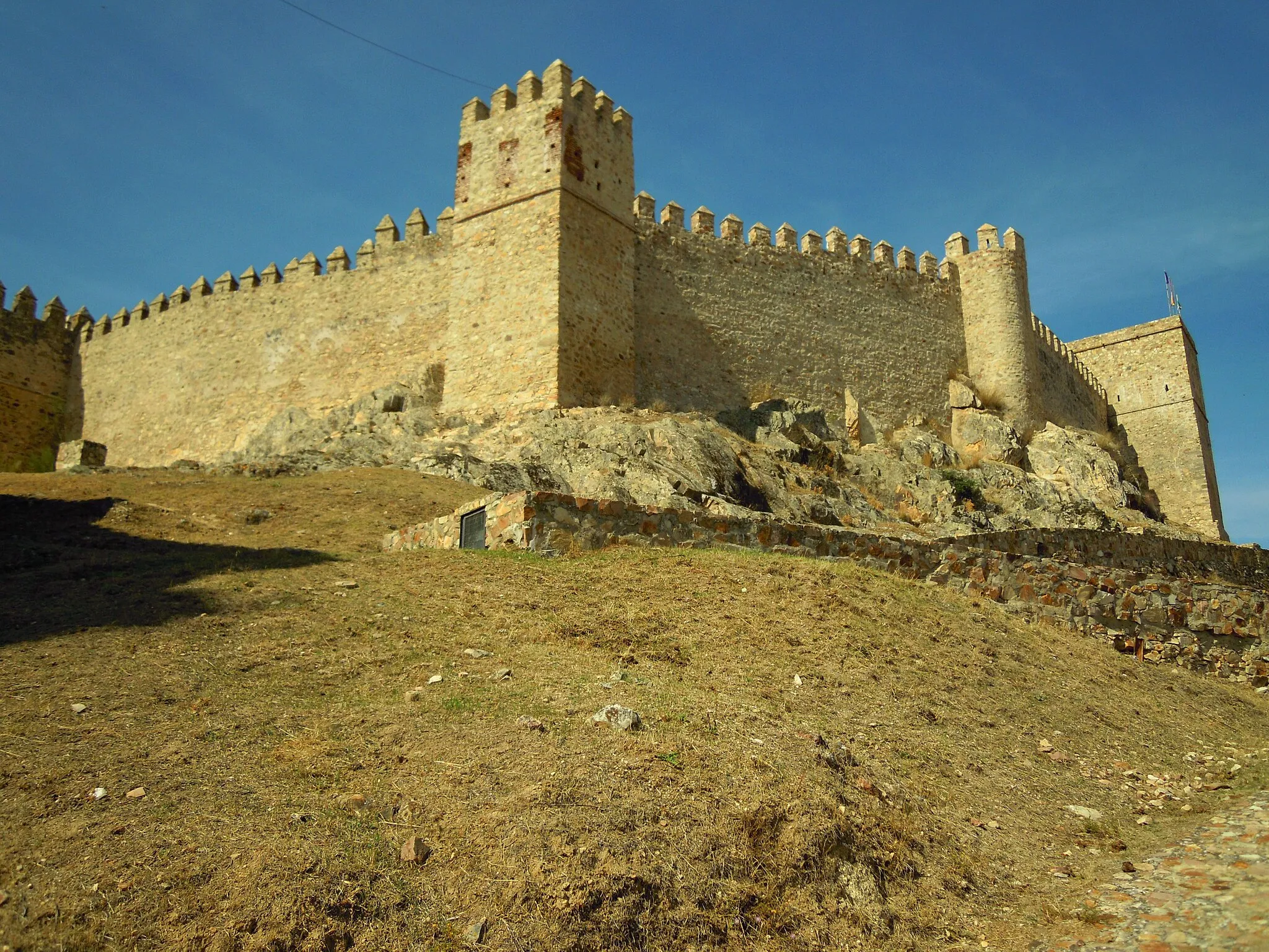 Photo showing: The Castle in the village of Santa Olalla del Cala, Spain