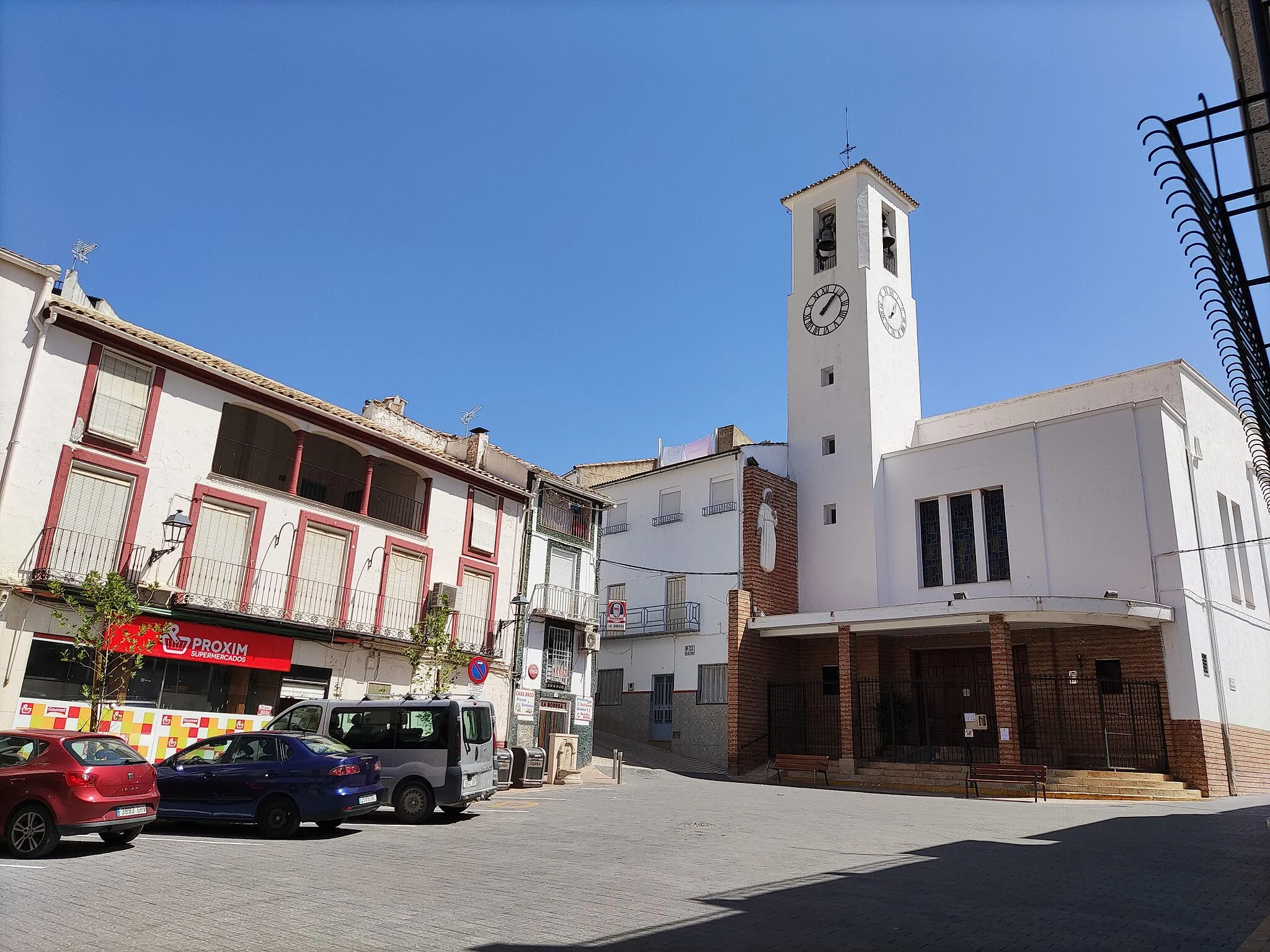 Photo showing: Iglesia parroquial de Bélmez de la Moraleda (1966)